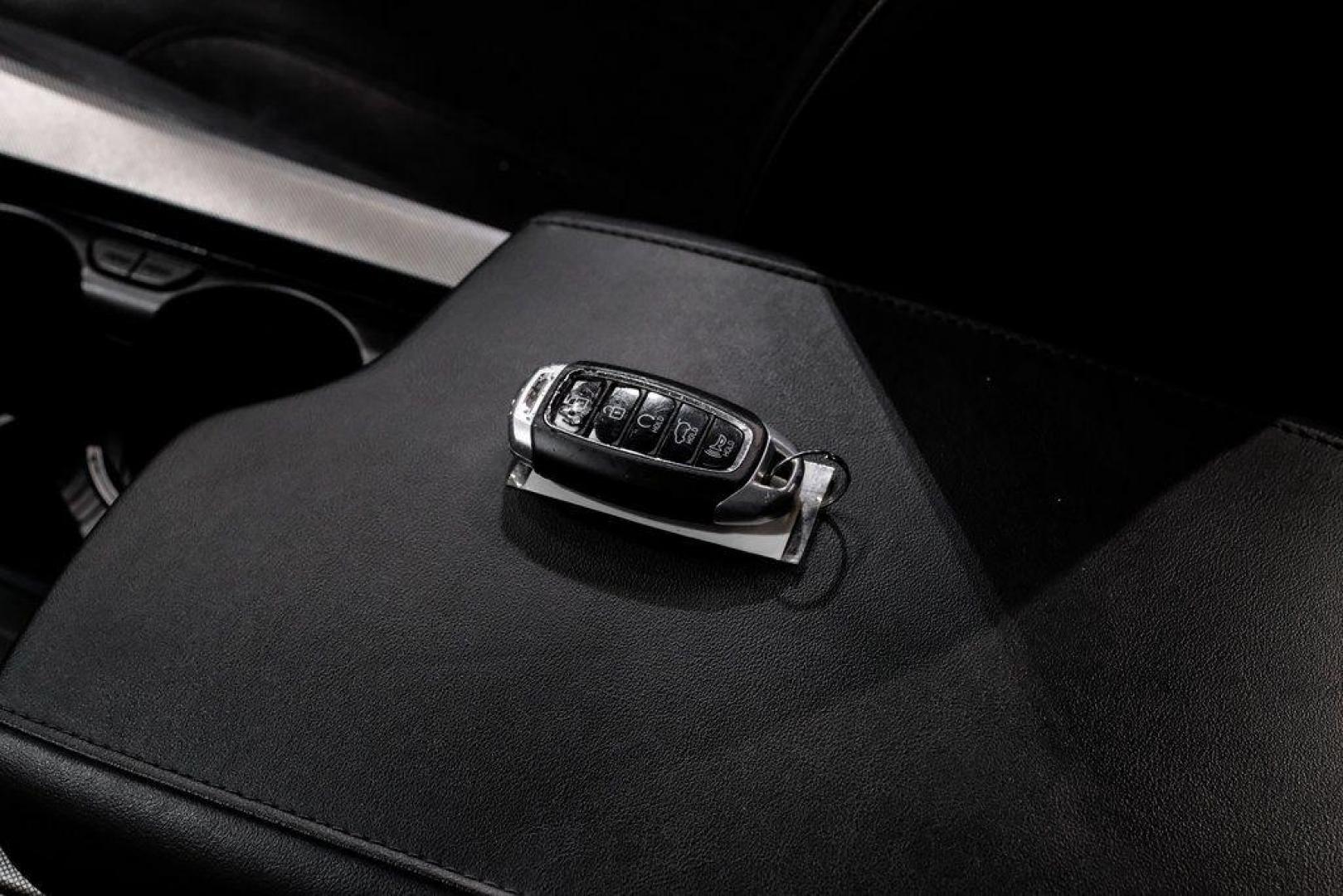 2020 Lagoon Silver /Black Hyundai Palisade Limited (KM8R5DHE2LU) with an V6 engine, Automatic transmission, located at 15300 Midway Rd., Addison, TX, 75001, (972) 702-0011, 32.958321, -96.838074 - 2020 Hyundai Palisade Limited<br><br>Now Available at Midway Auto Group Addison, Texas<br><br>Luxurious, spacious, and exceptionally well-equippedthe 2020 Hyundai Palisade Limited stands at the top of Hyundais three-row SUV lineup. With upscale materials, cutting-edge technology, and premium comfor - Photo#71