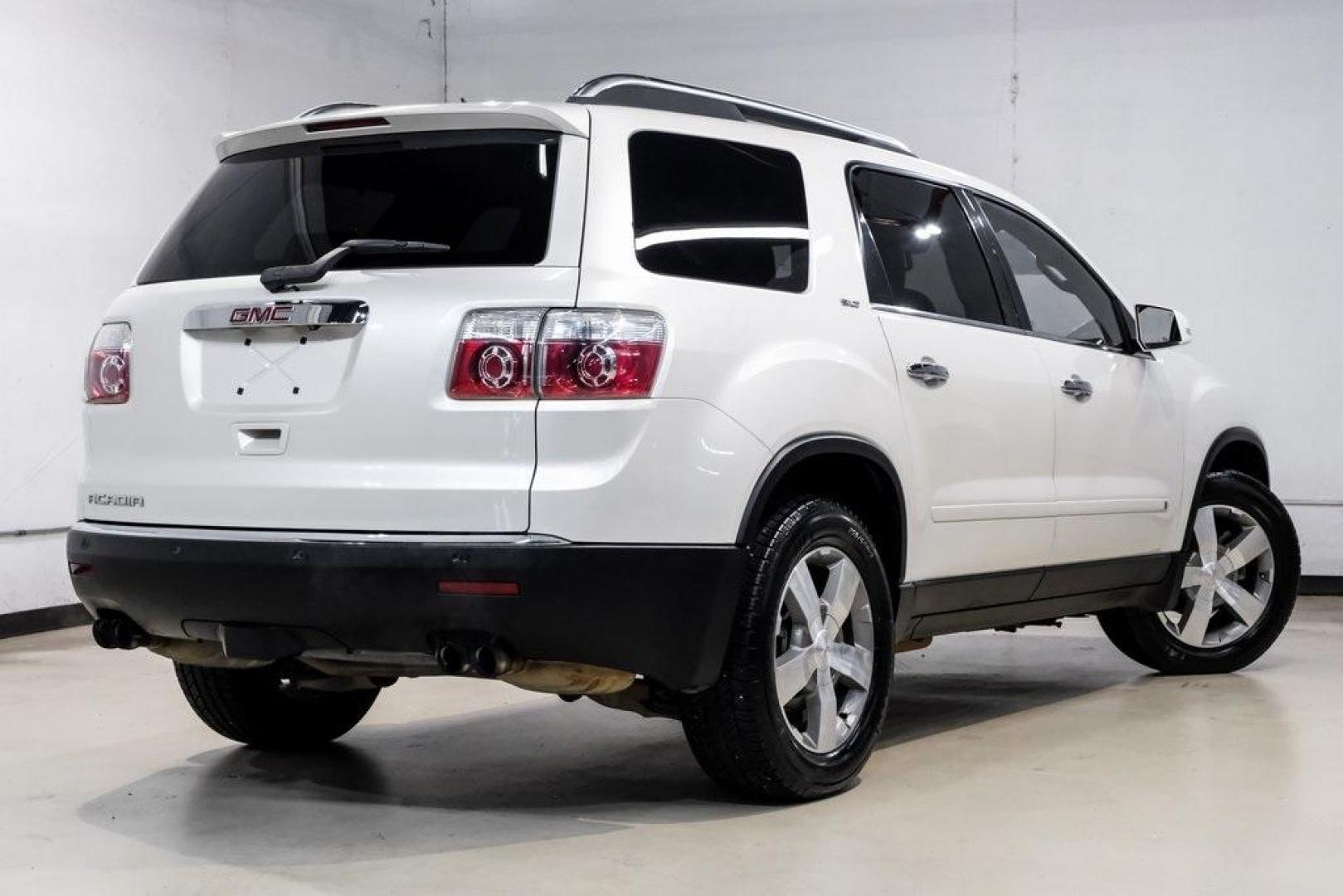 2009 White Diamond Tricoat /Ebony GMC Acadia SLT-2 (1GKER33D19J) with an 3.6L V6 SIDI engine, Automatic transmission, located at 15300 Midway Rd., Addison, TX, 75001, (972) 702-0011, 32.958321, -96.838074 - Photo#9