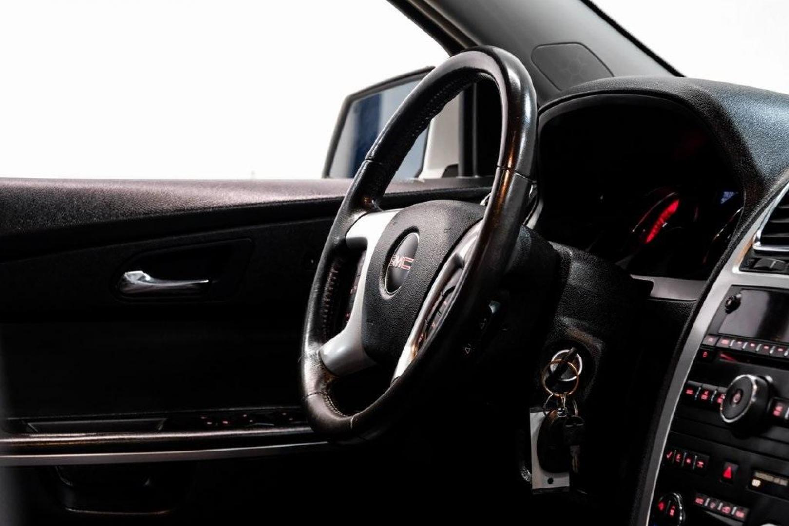 2009 White Diamond Tricoat /Ebony GMC Acadia SLT-2 (1GKER33D19J) with an 3.6L V6 SIDI engine, Automatic transmission, located at 15300 Midway Rd., Addison, TX, 75001, (972) 702-0011, 32.958321, -96.838074 - Photo#21