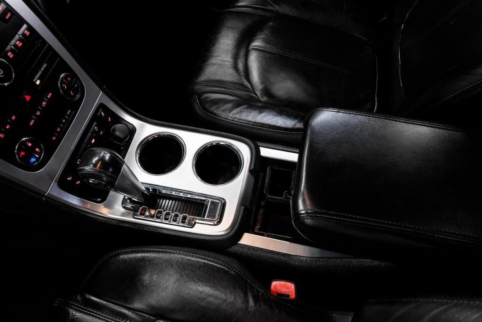 2009 White Diamond Tricoat /Ebony GMC Acadia SLT-2 (1GKER33D19J) with an 3.6L V6 SIDI engine, Automatic transmission, located at 15300 Midway Rd., Addison, TX, 75001, (972) 702-0011, 32.958321, -96.838074 - Photo#31