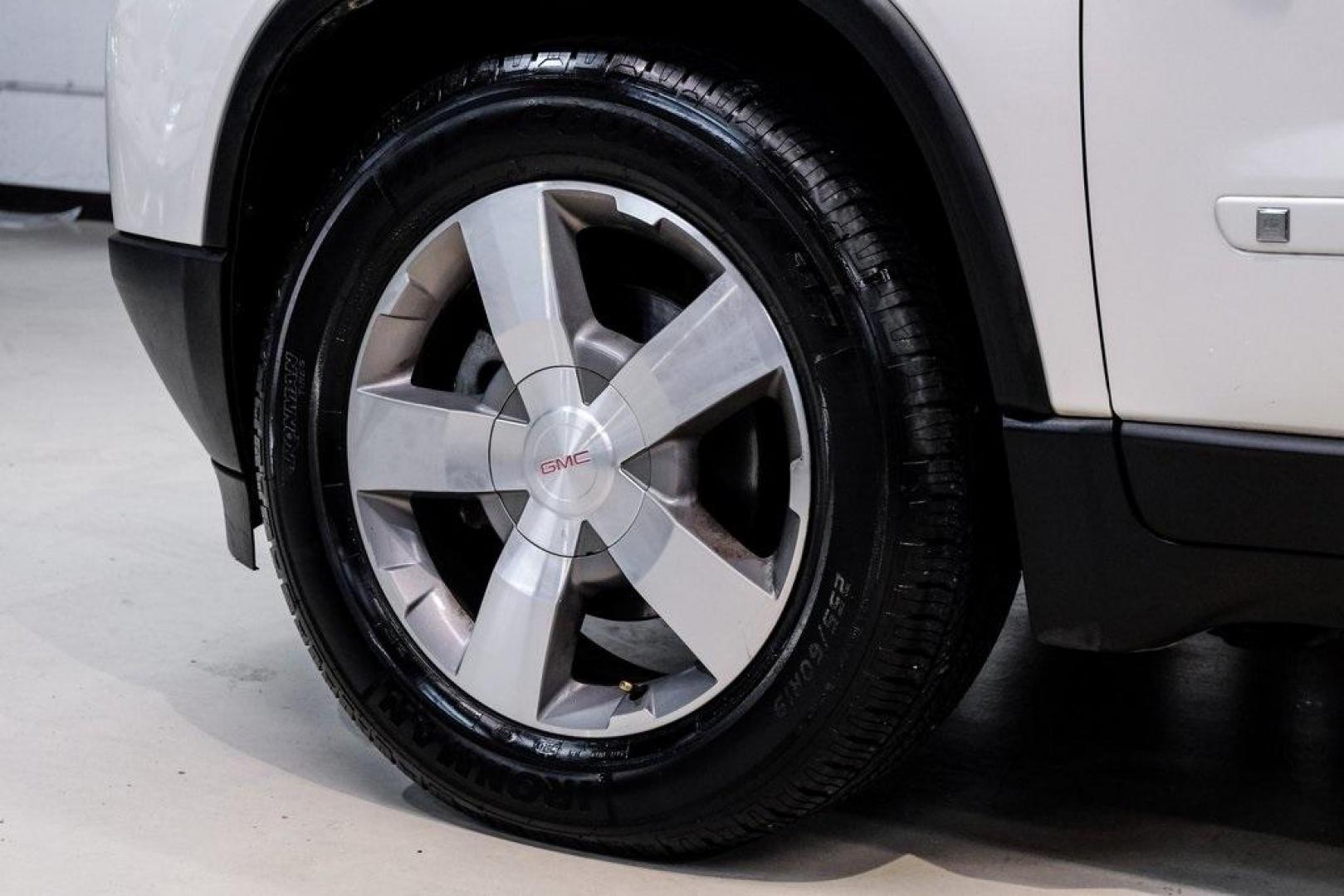 2009 White Diamond Tricoat /Ebony GMC Acadia SLT-2 (1GKER33D19J) with an 3.6L V6 SIDI engine, Automatic transmission, located at 15300 Midway Rd., Addison, TX, 75001, (972) 702-0011, 32.958321, -96.838074 - Photo#72