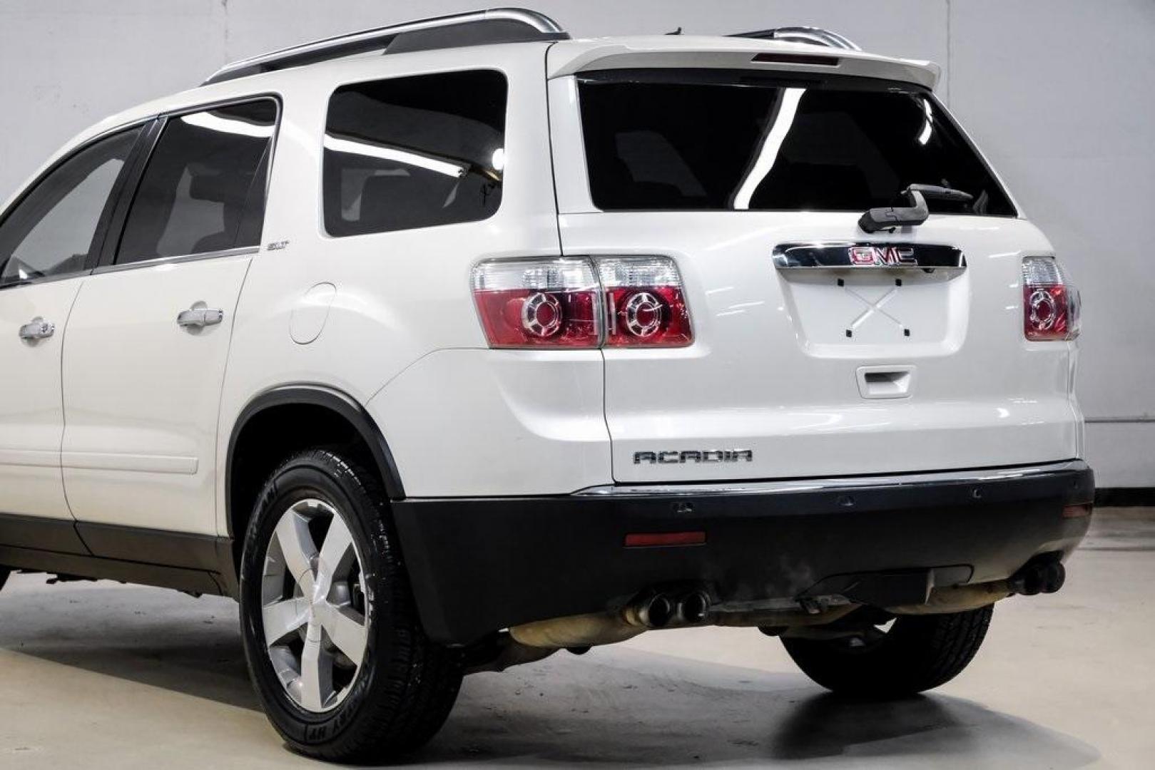 2009 White Diamond Tricoat /Ebony GMC Acadia SLT-2 (1GKER33D19J) with an 3.6L V6 SIDI engine, Automatic transmission, located at 15300 Midway Rd., Addison, TX, 75001, (972) 702-0011, 32.958321, -96.838074 - 2009 GMC Acadia SLT-2<br><br>Now Available at Midway Auto Group, Addison, Texas<br><br>Premium, spacious, and family-readythe 2009 GMC Acadia SLT-2 delivers upscale features, three-row flexibility, and strong V6 performance. As one of the highest trim levels available, the SLT-2 offers luxury-grade - Photo#15