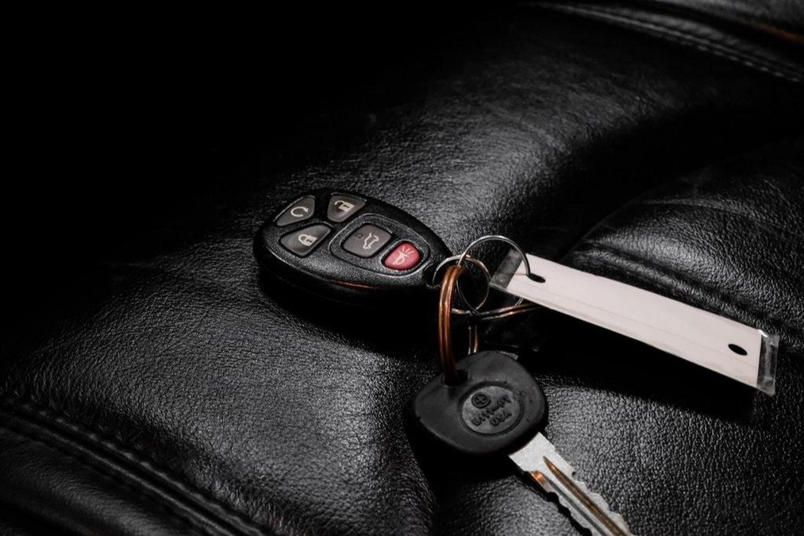 2009 White Diamond Tricoat /Ebony GMC Acadia SLT-2 (1GKER33D19J) with an 3.6L V6 SIDI engine, Automatic transmission, located at 15300 Midway Rd., Addison, TX, 75001, (972) 702-0011, 32.958321, -96.838074 - 2009 GMC Acadia SLT-2<br><br>Now Available at Midway Auto Group, Addison, Texas<br><br>Premium, spacious, and family-readythe 2009 GMC Acadia SLT-2 delivers upscale features, three-row flexibility, and strong V6 performance. As one of the highest trim levels available, the SLT-2 offers luxury-grade - Photo#76