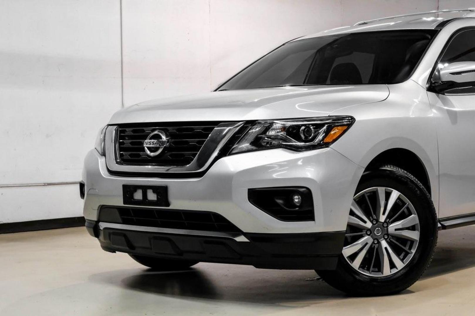 2020 Brilliant Silver Metallic /Charcoal Nissan Pathfinder SL (5N1DR2CN0LC) with an V6 engine, CVT transmission, located at 15300 Midway Rd., Addison, TX, 75001, (972) 702-0011, 32.958321, -96.838074 - 2020 Nissan Pathfinder SV<br><br>Now Available at Midway Auto Group Addison, Texas<br><br>Well-equipped, spacious, and dependablethe 2020 Nissan Pathfinder SV offers three-row versatility, strong V6 performance, and upgraded features that make everyday driving more comfortable and convenient. With - Photo#4