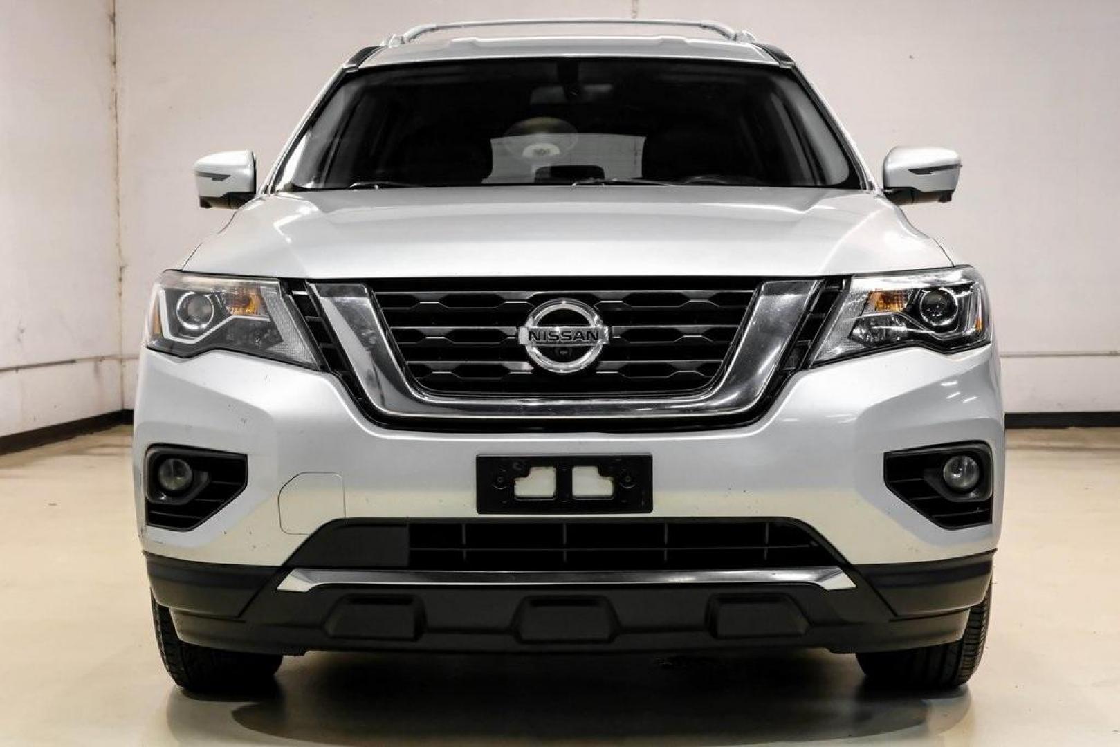 2020 Brilliant Silver Metallic /Charcoal Nissan Pathfinder SL (5N1DR2CN0LC) with an V6 engine, CVT transmission, located at 15300 Midway Rd., Addison, TX, 75001, (972) 702-0011, 32.958321, -96.838074 - 2020 Nissan Pathfinder SV<br><br>Now Available at Midway Auto Group Addison, Texas<br><br>Well-equipped, spacious, and dependablethe 2020 Nissan Pathfinder SV offers three-row versatility, strong V6 performance, and upgraded features that make everyday driving more comfortable and convenient. With - Photo#6