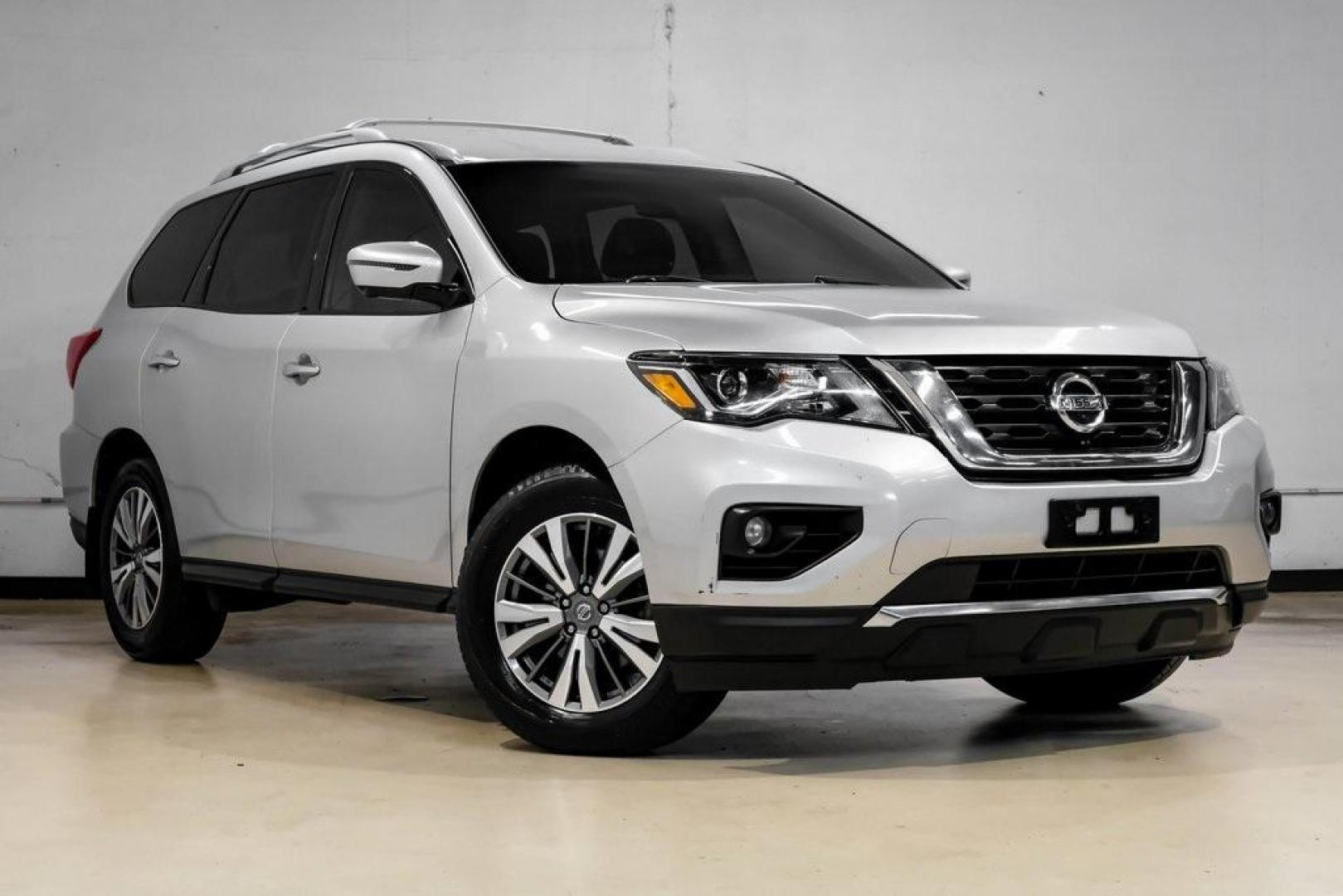 2020 Brilliant Silver Metallic /Charcoal Nissan Pathfinder SL (5N1DR2CN0LC) with an V6 engine, CVT transmission, located at 15300 Midway Rd., Addison, TX, 75001, (972) 702-0011, 32.958321, -96.838074 - 2020 Nissan Pathfinder SV<br><br>Now Available at Midway Auto Group Addison, Texas<br><br>Well-equipped, spacious, and dependablethe 2020 Nissan Pathfinder SV offers three-row versatility, strong V6 performance, and upgraded features that make everyday driving more comfortable and convenient. With - Photo#7