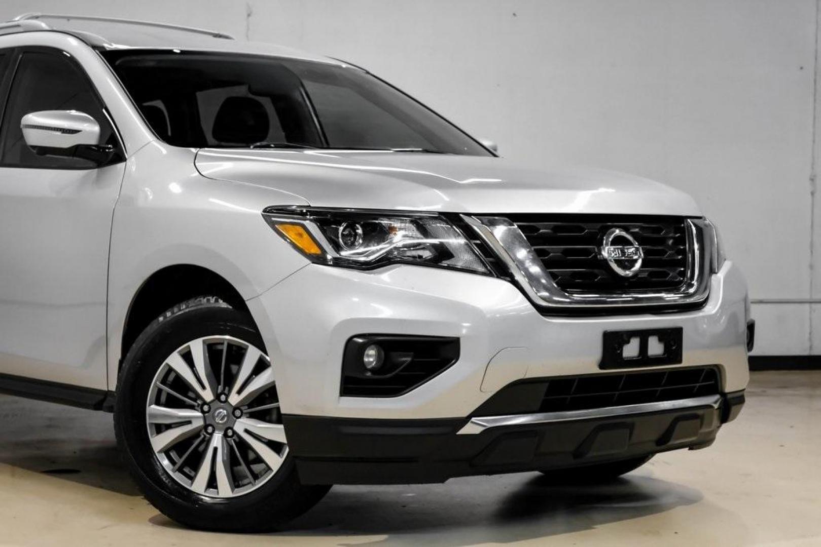 2020 Brilliant Silver Metallic /Charcoal Nissan Pathfinder SL (5N1DR2CN0LC) with an V6 engine, CVT transmission, located at 15300 Midway Rd., Addison, TX, 75001, (972) 702-0011, 32.958321, -96.838074 - 2020 Nissan Pathfinder SV<br><br>Now Available at Midway Auto Group Addison, Texas<br><br>Well-equipped, spacious, and dependablethe 2020 Nissan Pathfinder SV offers three-row versatility, strong V6 performance, and upgraded features that make everyday driving more comfortable and convenient. With - Photo#9