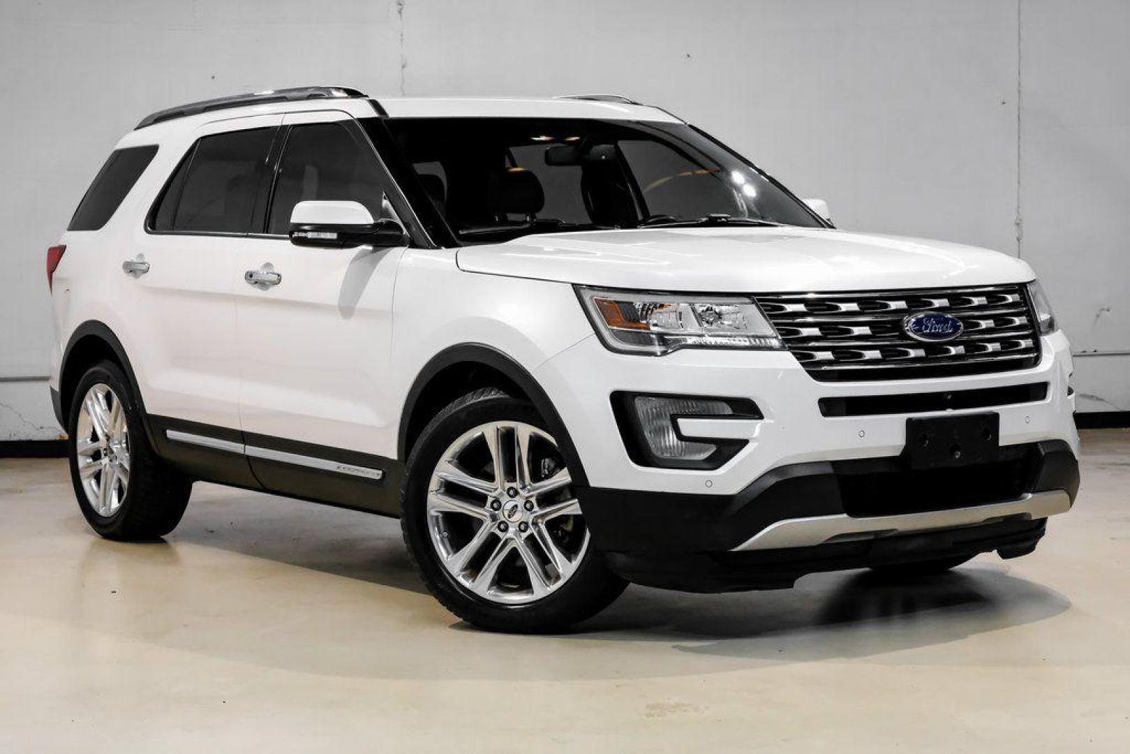 2017 White Platinum /Med Light Camel Ford Explorer Limited (1FM5K7FH9HG) with an 2.3L I4 EcoBoost engine, Automatic transmission, located at 15300 Midway Rd., Addison, TX, 75001, (972) 702-0011, 32.958321, -96.838074 - 2017 Ford Explorer Limited<br><br>Now Available at Midway Auto Group, Addison, Texas<br><br>Refined, spacious, and packed with premium the 2017 Ford Explorer Limited delivers the perfect blend of comfort, technology, and capability. As one of the highest trims available, the Limited model elevates t - Photo#8