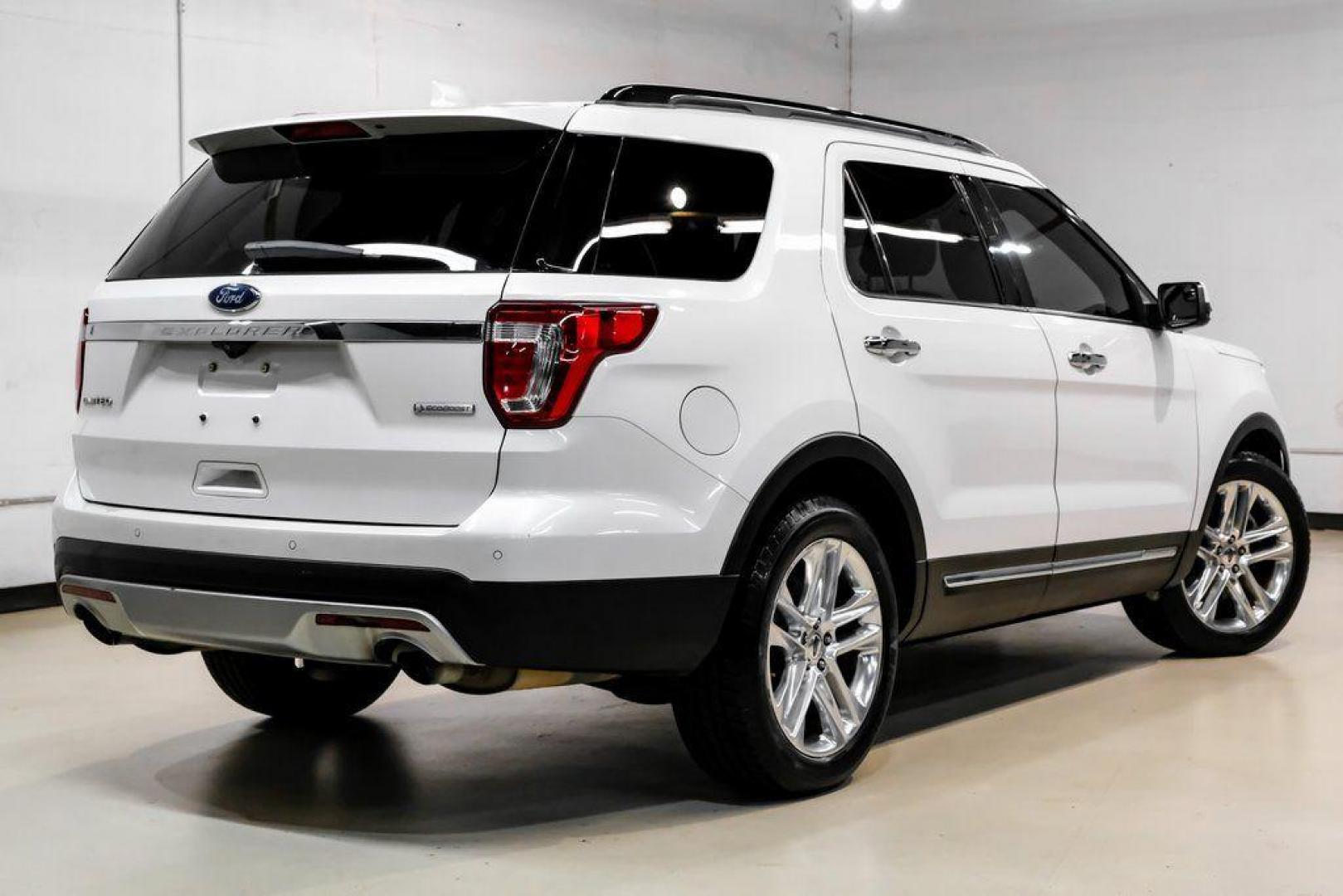 2017 White Platinum /Med Light Camel Ford Explorer Limited (1FM5K7FH9HG) with an 2.3L I4 EcoBoost engine, Automatic transmission, located at 15300 Midway Rd., Addison, TX, 75001, (972) 702-0011, 32.958321, -96.838074 - 2017 Ford Explorer Limited<br><br>Now Available at Midway Auto Group, Addison, Texas<br><br>Refined, spacious, and packed with premium the 2017 Ford Explorer Limited delivers the perfect blend of comfort, technology, and capability. As one of the highest trims available, the Limited model elevates t - Photo#12