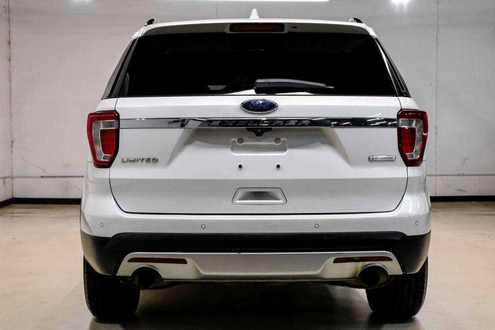 2017 White Platinum /Med Light Camel Ford Explorer Limited (1FM5K7FH9HG) with an 2.3L I4 EcoBoost engine, Automatic transmission, located at 15300 Midway Rd., Addison, TX, 75001, (972) 702-0011, 32.958321, -96.838074 - 2017 Ford Explorer Limited<br><br>Now Available at Midway Auto Group, Addison, Texas<br><br>Refined, spacious, and packed with premium the 2017 Ford Explorer Limited delivers the perfect blend of comfort, technology, and capability. As one of the highest trims available, the Limited model elevates t - Photo#15