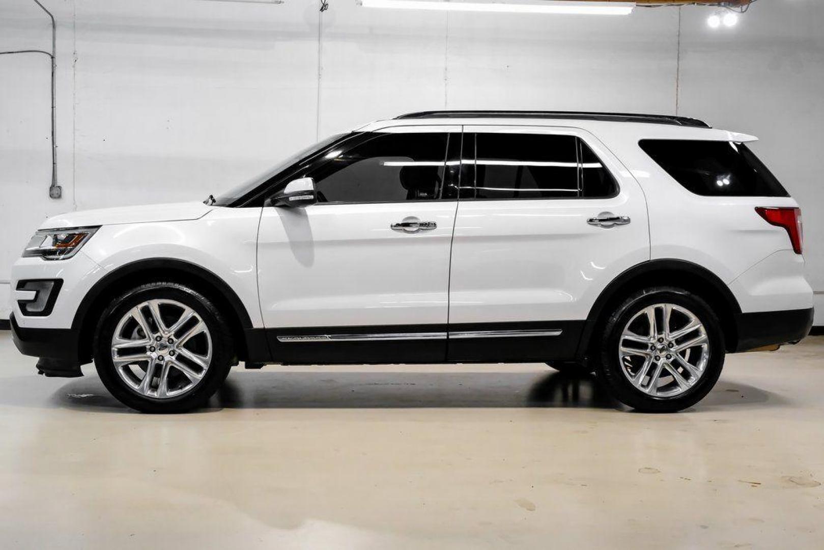 2017 White Platinum /Med Light Camel Ford Explorer Limited (1FM5K7FH9HG) with an 2.3L I4 EcoBoost engine, Automatic transmission, located at 15300 Midway Rd., Addison, TX, 75001, (972) 702-0011, 32.958321, -96.838074 - 2017 Ford Explorer Limited<br><br>Now Available at Midway Auto Group, Addison, Texas<br><br>Refined, spacious, and packed with premium the 2017 Ford Explorer Limited delivers the perfect blend of comfort, technology, and capability. As one of the highest trims available, the Limited model elevates t - Photo#19