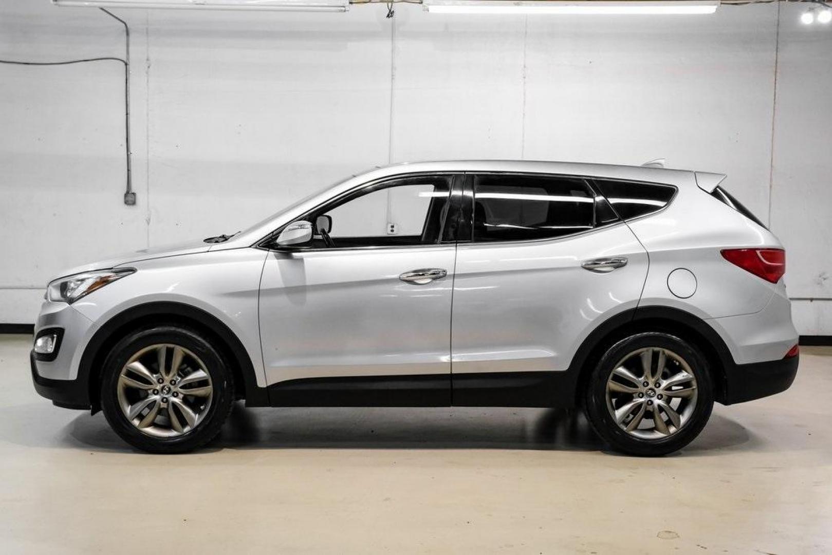 2013 Moonstone Silver /Gray Hyundai Santa Fe Sport 2.0L Turbo (5XYZW3LA7DG) with an 2.0L I4 DGI DOHC 16V Turbocharged engine, Automatic transmission, located at 15300 Midway Rd., Addison, TX, 75001, (972) 702-0011, 32.958321, -96.838074 - Photo#10