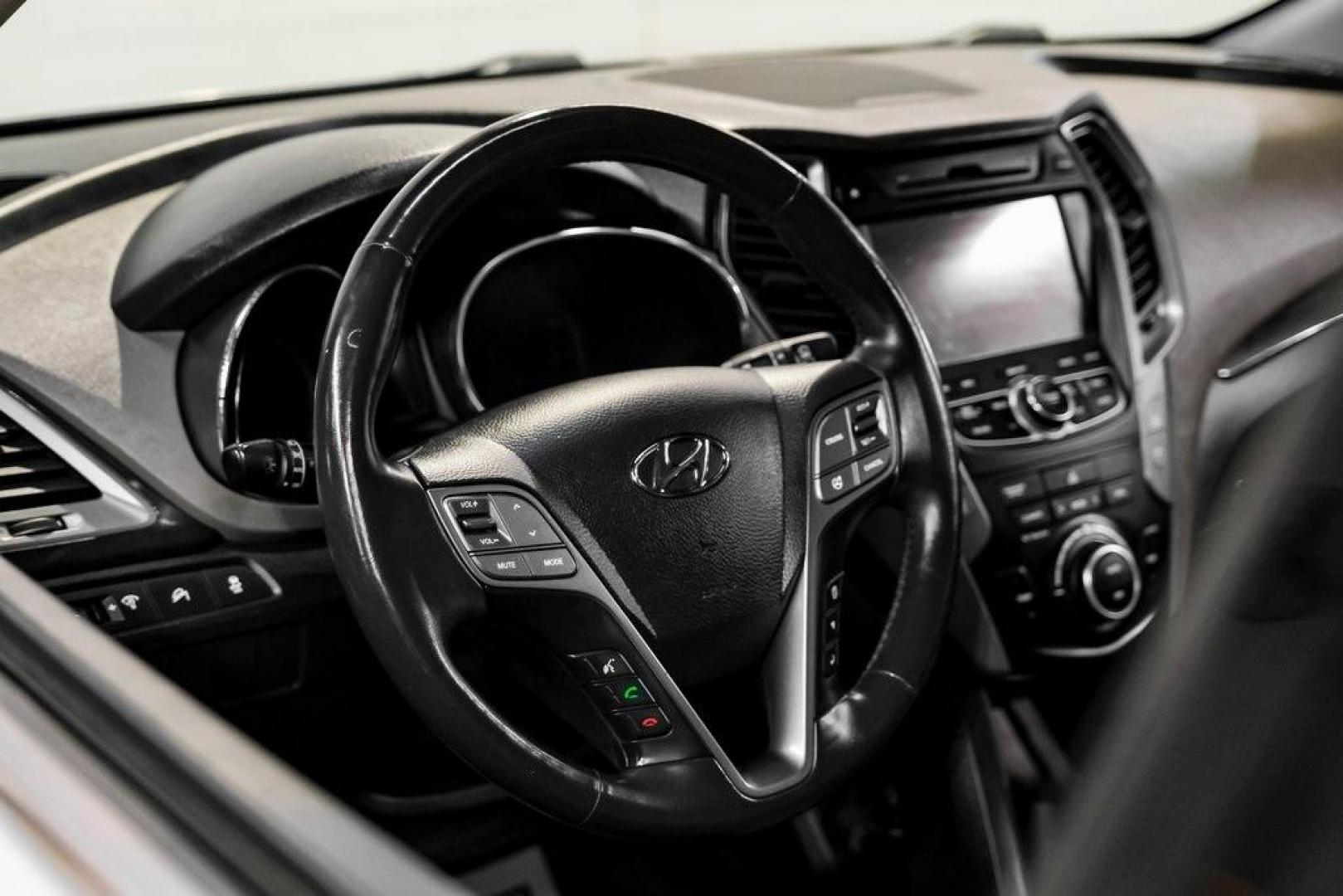 2013 Moonstone Silver /Gray Hyundai Santa Fe Sport 2.0L Turbo (5XYZW3LA7DG) with an 2.0L I4 DGI DOHC 16V Turbocharged engine, Automatic transmission, located at 15300 Midway Rd., Addison, TX, 75001, (972) 702-0011, 32.958321, -96.838074 - Photo#13