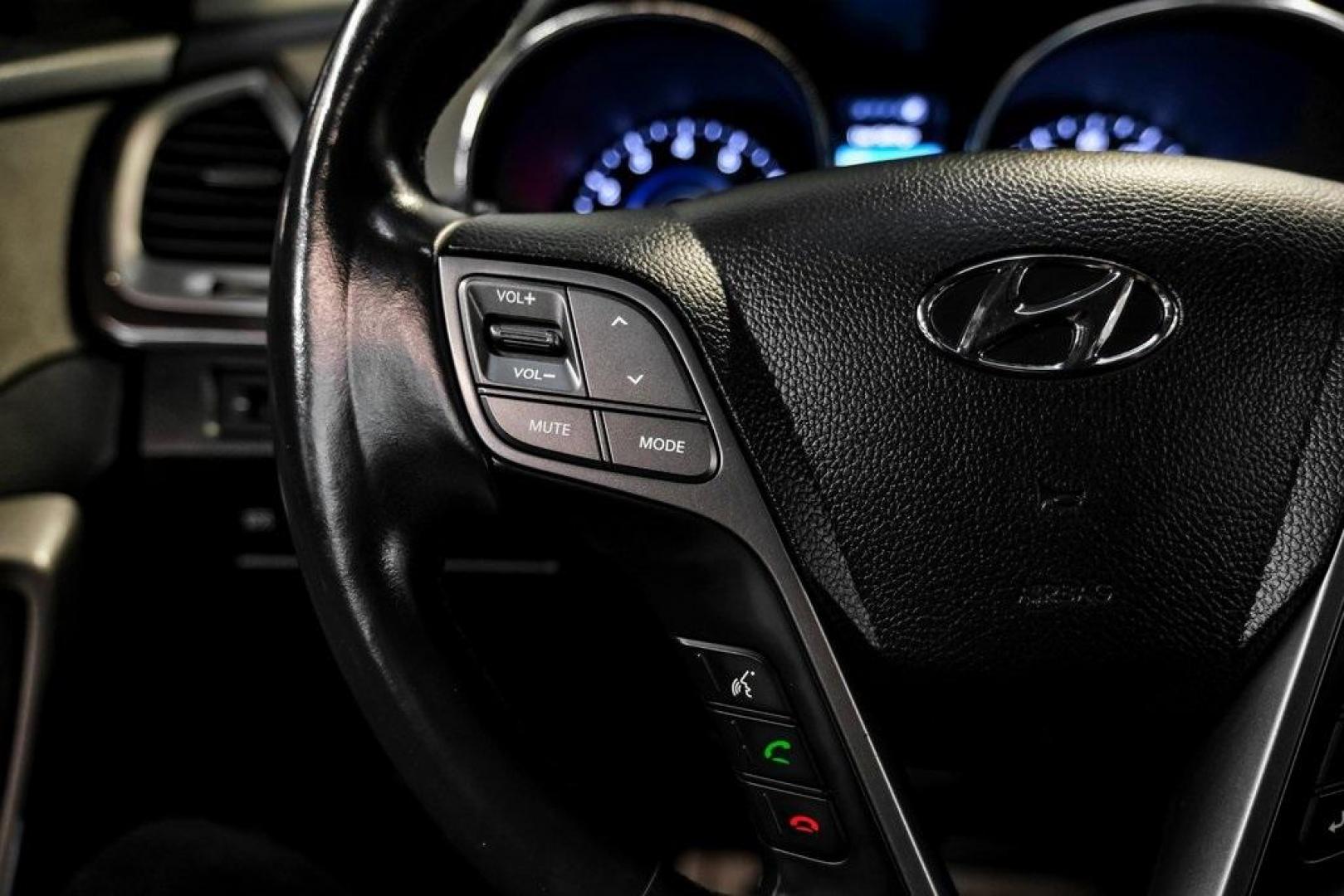 2013 Moonstone Silver /Gray Hyundai Santa Fe Sport 2.0L Turbo (5XYZW3LA7DG) with an 2.0L I4 DGI DOHC 16V Turbocharged engine, Automatic transmission, located at 15300 Midway Rd., Addison, TX, 75001, (972) 702-0011, 32.958321, -96.838074 - Photo#14