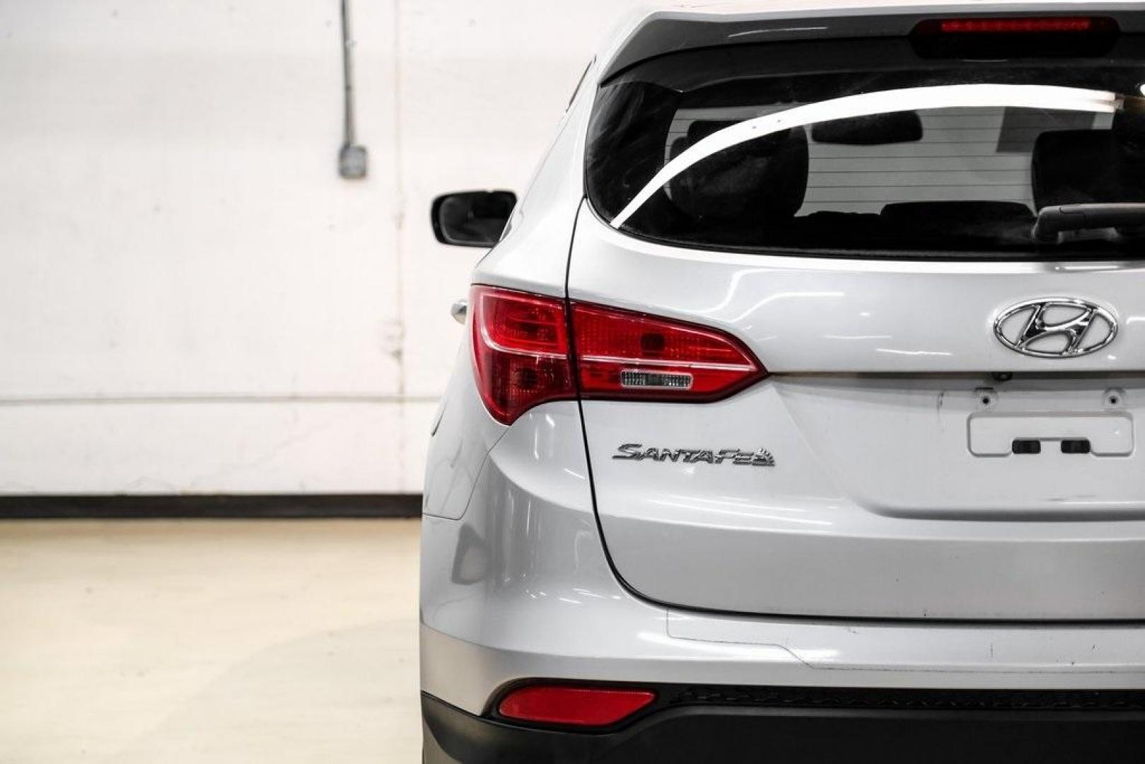 2013 Moonstone Silver /Gray Hyundai Santa Fe Sport 2.0L Turbo (5XYZW3LA7DG) with an 2.0L I4 DGI DOHC 16V Turbocharged engine, Automatic transmission, located at 15300 Midway Rd., Addison, TX, 75001, (972) 702-0011, 32.958321, -96.838074 - Photo#45