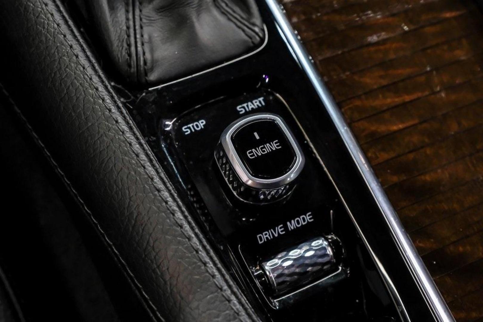 2017 Onyx Black Metallic /Charcoal Volvo XC90 T6 Momentum (YV4A22PK7H1) with an I4 Supercharged engine, Automatic transmission, located at 15300 Midway Rd., Addison, TX, 75001, (972) 702-0011, 32.958321, -96.838074 - 2017 Volvo XC90 T6 Momentum AWD<br><br>Now Available at Midway Auto Group, Addison, Texas<br><br>Elegant, safe, and exceptionally refined, the 2017 Volvo XC90 T6 Momentum AWD combines Scandinavian luxury with advanced engineering and award-winning safety. With its premium interior, powerful twin-cha - Photo#27