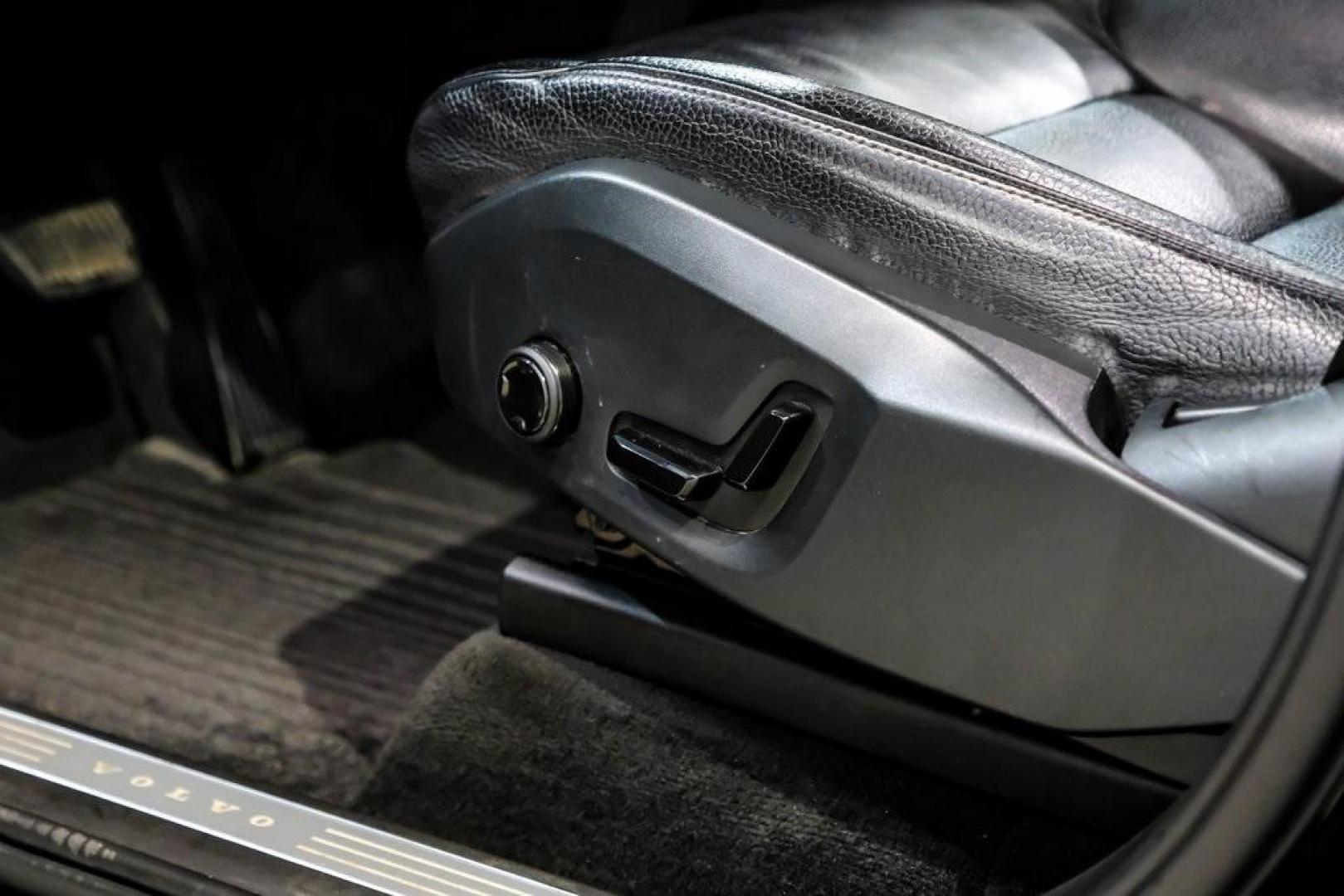 2017 Onyx Black Metallic /Charcoal Volvo XC90 T6 Momentum (YV4A22PK7H1) with an I4 Supercharged engine, Automatic transmission, located at 15300 Midway Rd., Addison, TX, 75001, (972) 702-0011, 32.958321, -96.838074 - 2017 Volvo XC90 T6 Momentum AWD<br><br>Now Available at Midway Auto Group, Addison, Texas<br><br>Elegant, safe, and exceptionally refined, the 2017 Volvo XC90 T6 Momentum AWD combines Scandinavian luxury with advanced engineering and award-winning safety. With its premium interior, powerful twin-cha - Photo#35