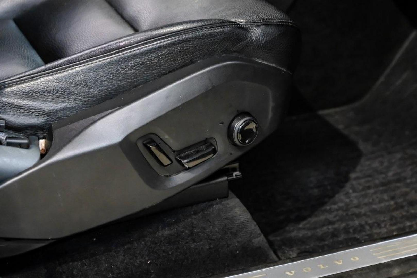 2017 Onyx Black Metallic /Charcoal Volvo XC90 T6 Momentum (YV4A22PK7H1) with an I4 Supercharged engine, Automatic transmission, located at 15300 Midway Rd., Addison, TX, 75001, (972) 702-0011, 32.958321, -96.838074 - 2017 Volvo XC90 T6 Momentum AWD<br><br>Now Available at Midway Auto Group, Addison, Texas<br><br>Elegant, safe, and exceptionally refined, the 2017 Volvo XC90 T6 Momentum AWD combines Scandinavian luxury with advanced engineering and award-winning safety. With its premium interior, powerful twin-cha - Photo#38