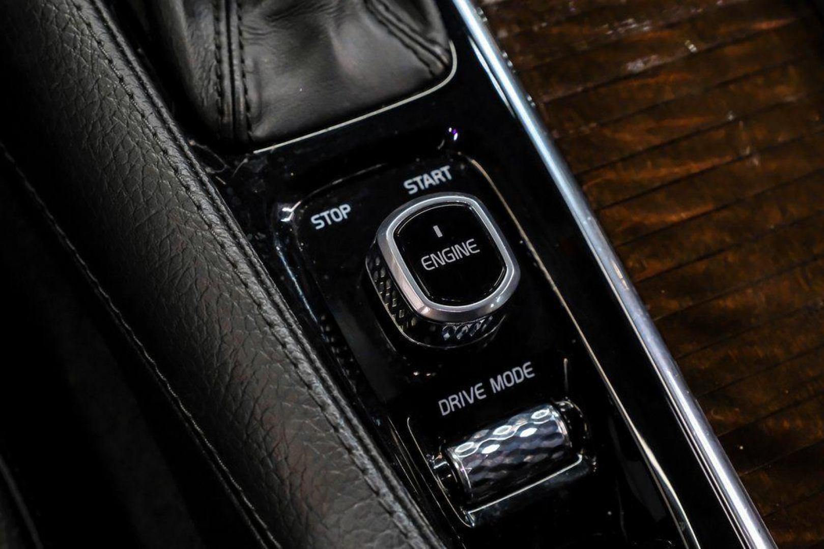 2017 Onyx Black Metallic /Charcoal Volvo XC90 T6 Momentum (YV4A22PK7H1) with an I4 Supercharged engine, Automatic transmission, located at 15300 Midway Rd., Addison, TX, 75001, (972) 702-0011, 32.958321, -96.838074 - 2017 Volvo XC90 T6 Momentum AWD<br><br>Now Available at Midway Auto Group, Addison, Texas<br><br>Elegant, safe, and exceptionally refined, the 2017 Volvo XC90 T6 Momentum AWD combines Scandinavian luxury with advanced engineering and award-winning safety. With its premium interior, powerful twin-cha - Photo#27