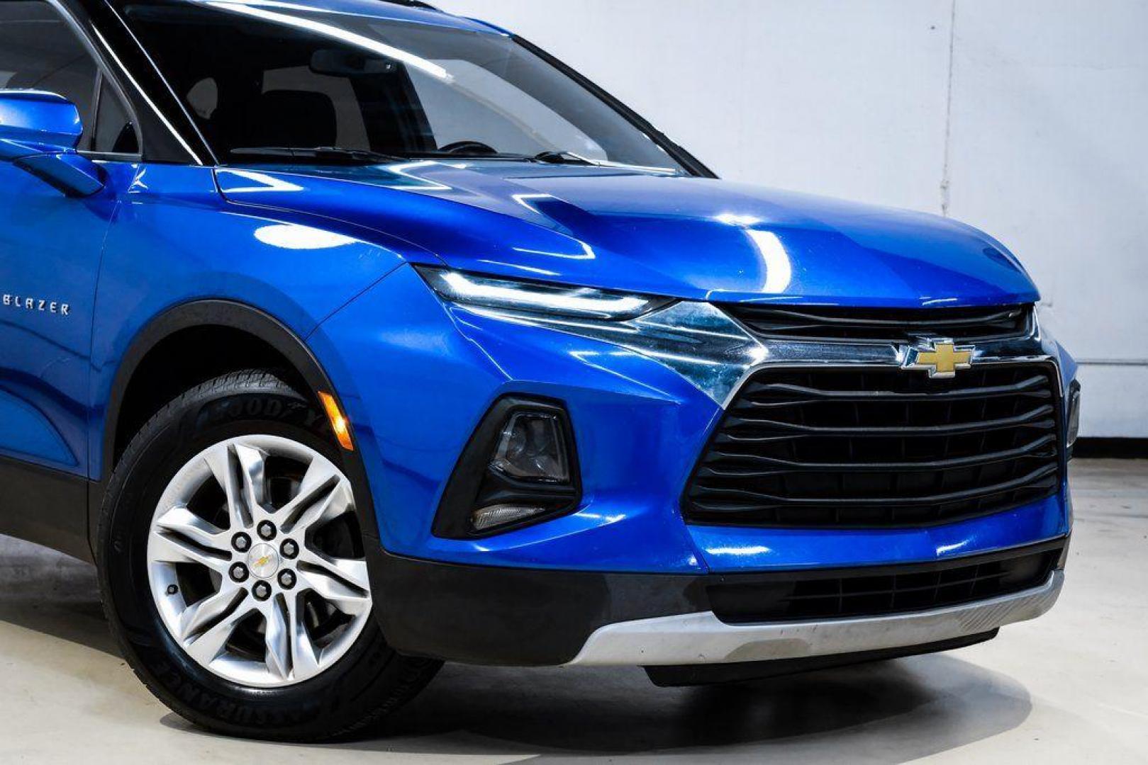 2019 Kinetic Blue Metallic /Jet Black Chevrolet Blazer Base (3GNKBCRS5KS) with an 3.6L V6 SIDI DOHC VVT engine, Automatic transmission, located at 15300 Midway Rd., Addison, TX, 75001, (972) 702-0011, 32.958321, -96.838074 - Photo#9