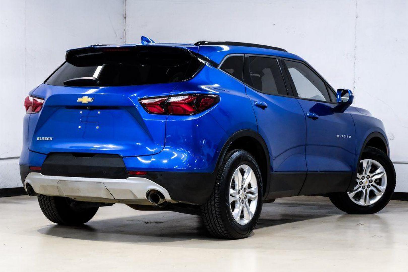 2019 Kinetic Blue Metallic /Jet Black Chevrolet Blazer Base (3GNKBCRS5KS) with an 3.6L V6 SIDI DOHC VVT engine, Automatic transmission, located at 15300 Midway Rd., Addison, TX, 75001, (972) 702-0011, 32.958321, -96.838074 - Photo#11