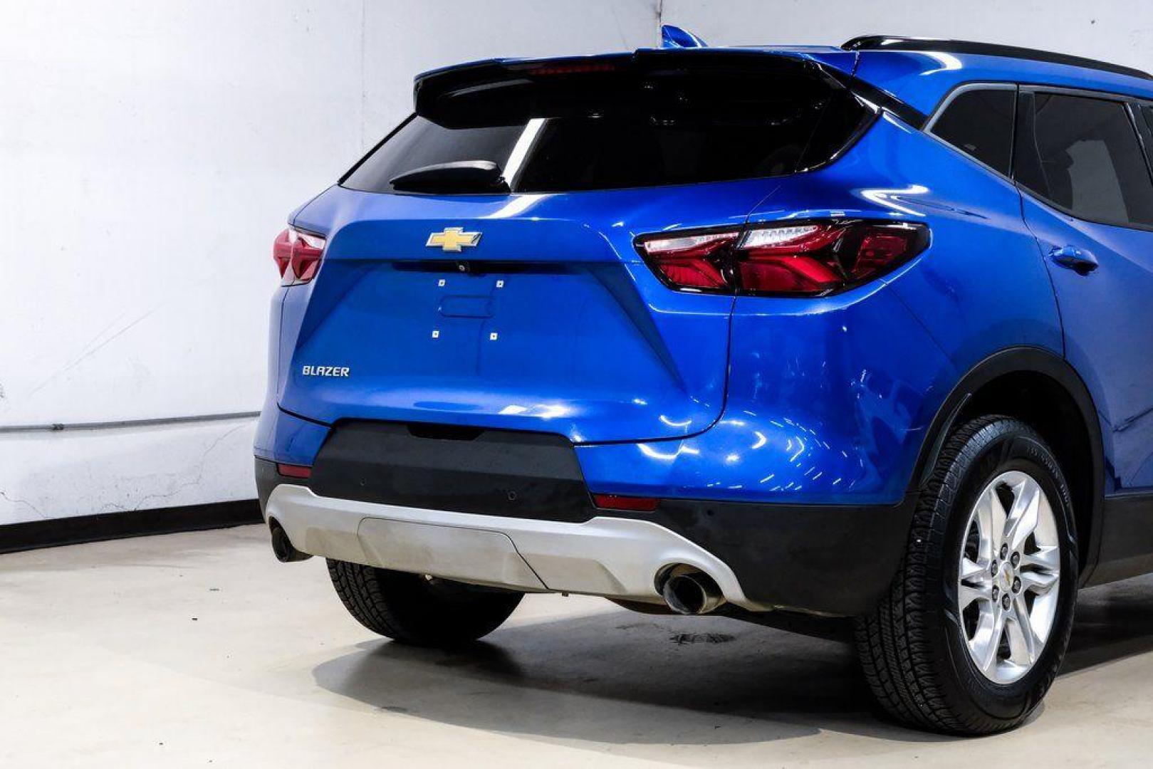 2019 Kinetic Blue Metallic /Jet Black Chevrolet Blazer Base (3GNKBCRS5KS) with an 3.6L V6 SIDI DOHC VVT engine, Automatic transmission, located at 15300 Midway Rd., Addison, TX, 75001, (972) 702-0011, 32.958321, -96.838074 - Photo#12