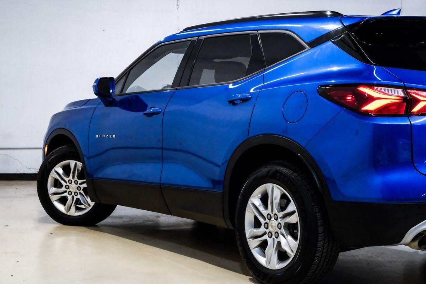 2019 Kinetic Blue Metallic /Jet Black Chevrolet Blazer Base (3GNKBCRS5KS) with an 3.6L V6 SIDI DOHC VVT engine, Automatic transmission, located at 15300 Midway Rd., Addison, TX, 75001, (972) 702-0011, 32.958321, -96.838074 - Photo#15