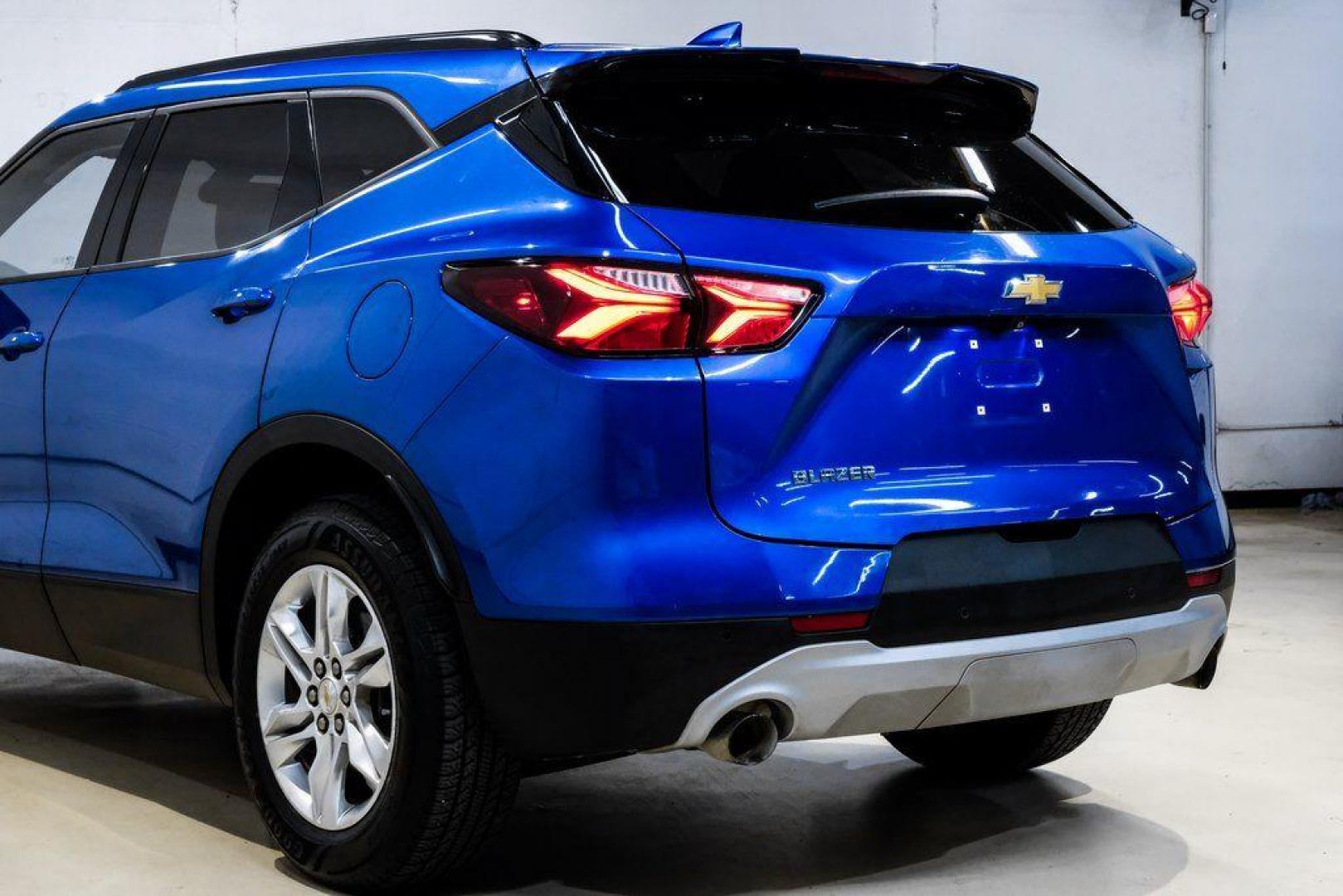 2019 Kinetic Blue Metallic /Jet Black Chevrolet Blazer Base (3GNKBCRS5KS) with an 3.6L V6 SIDI DOHC VVT engine, Automatic transmission, located at 15300 Midway Rd., Addison, TX, 75001, (972) 702-0011, 32.958321, -96.838074 - Photo#16