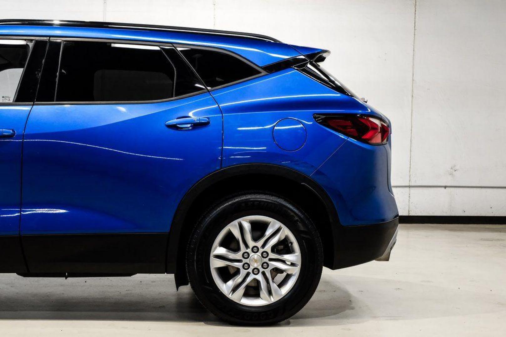 2019 Kinetic Blue Metallic /Jet Black Chevrolet Blazer Base (3GNKBCRS5KS) with an 3.6L V6 SIDI DOHC VVT engine, Automatic transmission, located at 15300 Midway Rd., Addison, TX, 75001, (972) 702-0011, 32.958321, -96.838074 - Photo#19