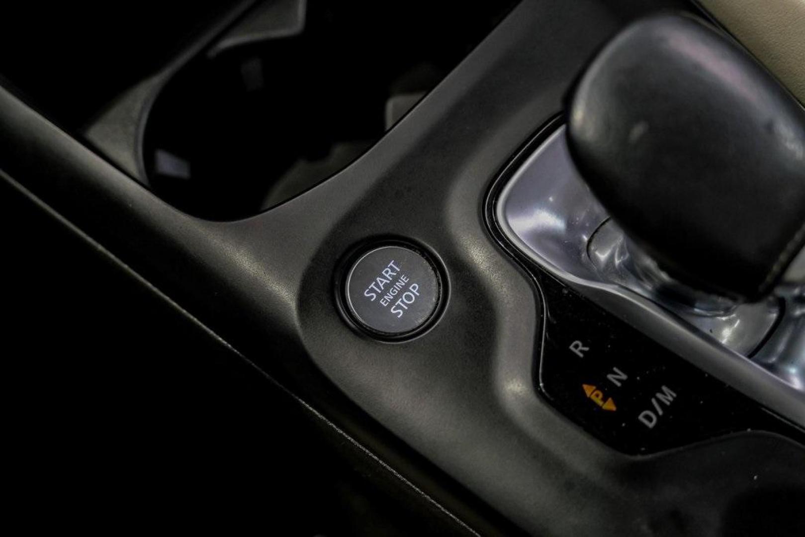 2021 Majestic White /Wheat INFINITI QX50 LUXE (3PCAJ5BA5MF) with an I4 engine, CVT transmission, located at 15300 Midway Rd., Addison, TX, 75001, (972) 702-0011, 32.958321, -96.838074 - Photo#20