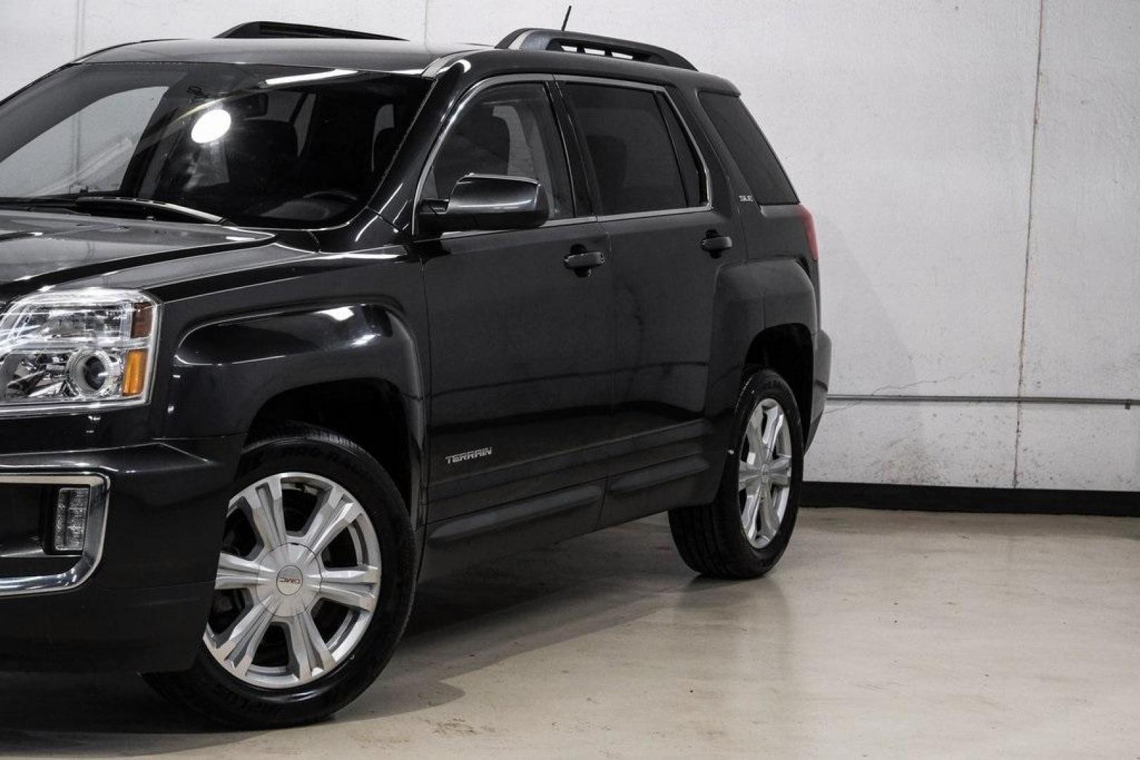 2017 Graphite Gray Metallic /Jet Black GMC Terrain SLE-2 (2GKALNEKXH6) with an 2.4L 4-Cylinder SIDI DOHC VVT engine, Automatic transmission, located at 15300 Midway Rd., Addison, TX, 75001, (972) 702-0011, 32.958321, -96.838074 - Photo#5