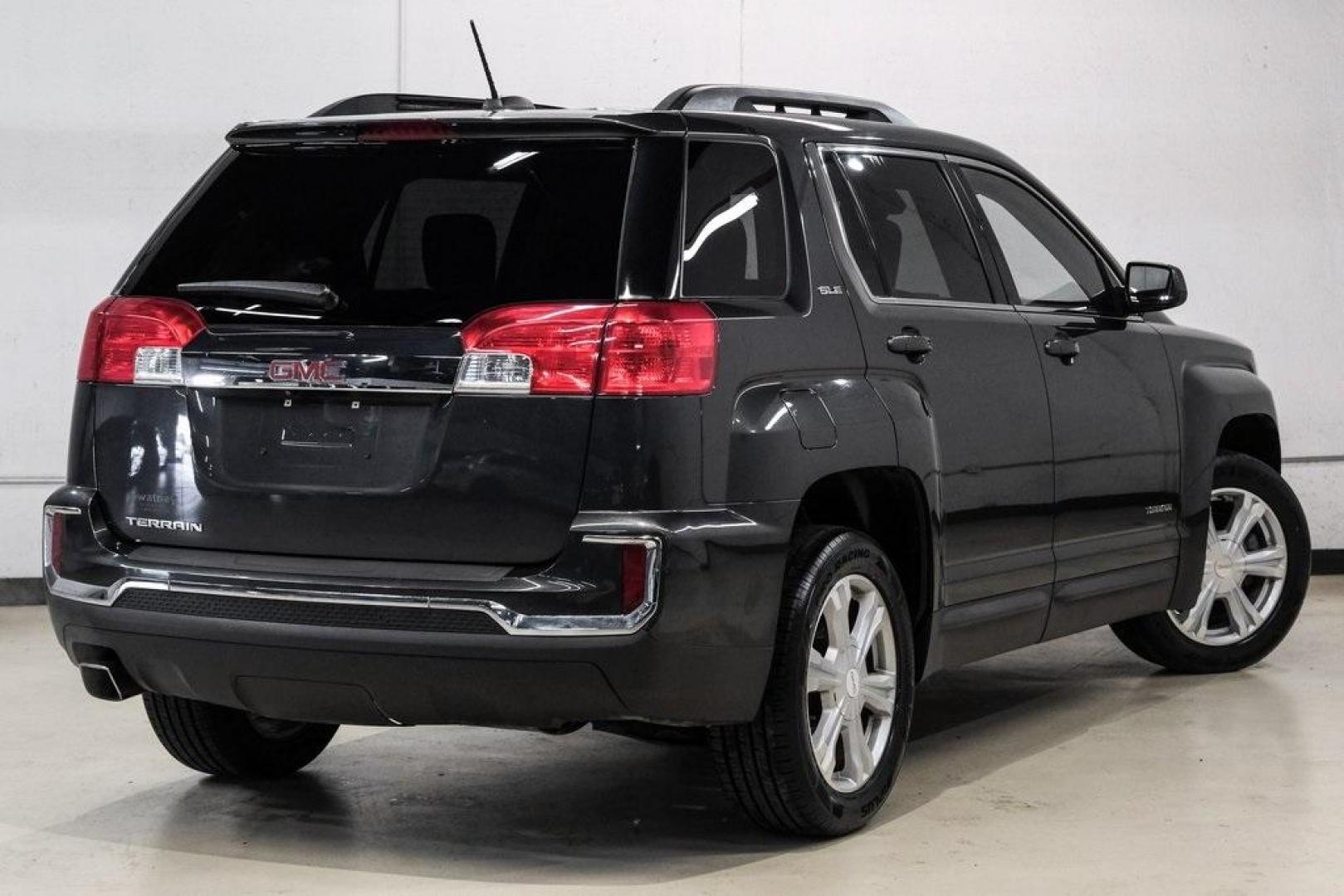 2017 Graphite Gray Metallic /Jet Black GMC Terrain SLE-2 (2GKALNEKXH6) with an 2.4L 4-Cylinder SIDI DOHC VVT engine, Automatic transmission, located at 15300 Midway Rd., Addison, TX, 75001, (972) 702-0011, 32.958321, -96.838074 - Photo#9