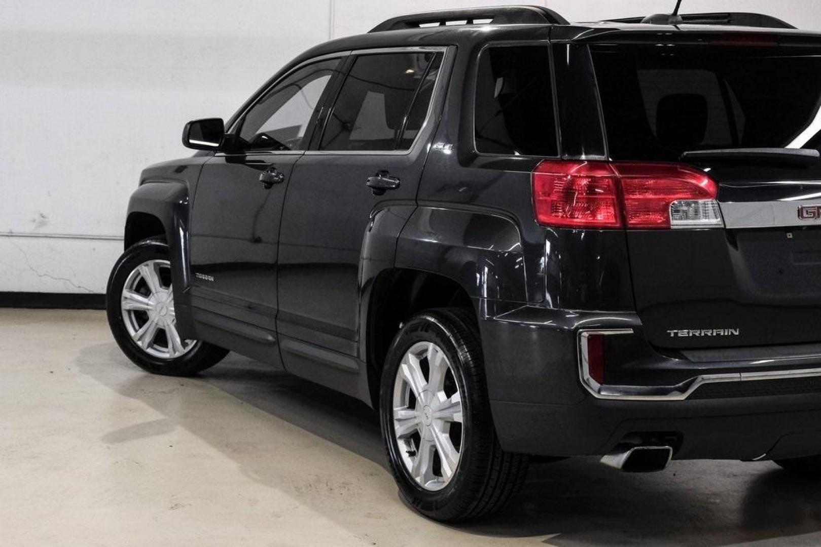 2017 Graphite Gray Metallic /Jet Black GMC Terrain SLE-2 (2GKALNEKXH6) with an 2.4L 4-Cylinder SIDI DOHC VVT engine, Automatic transmission, located at 15300 Midway Rd., Addison, TX, 75001, (972) 702-0011, 32.958321, -96.838074 - Photo#12