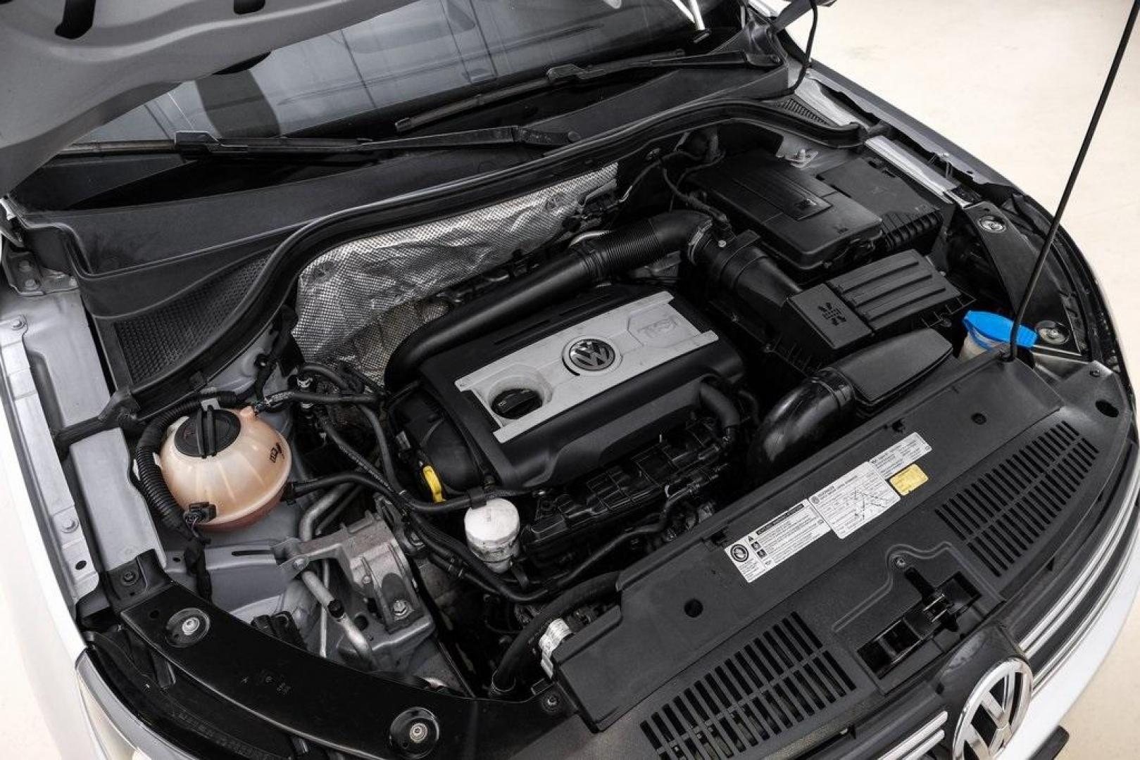 2016 Reflex Silver Metallic Volkswagen Tiguan S (WVGAV7AX0GW) with an 2.0L 4-Cylinder Turbocharged engine, Automatic transmission, located at 15300 Midway Rd., Addison, TX, 75001, (972) 702-0011, 32.958321, -96.838074 - Photo#61