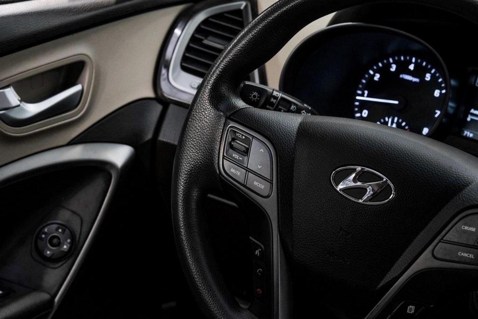 2017 Frost White Pearl /Beige Hyundai Santa Fe Sport 2.4 Base (5NMZUDLB6HH) with an 2.4L I4 DGI DOHC 16V engine, Automatic transmission, located at 15300 Midway Rd., Addison, TX, 75001, (972) 702-0011, 32.958321, -96.838074 - Photo#21