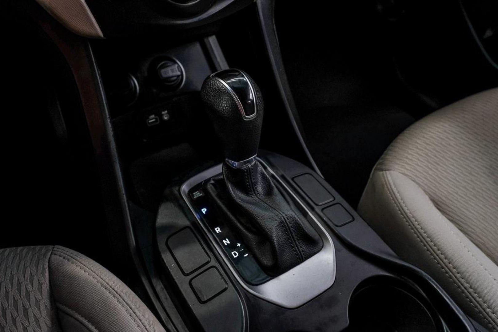 2017 Frost White Pearl /Beige Hyundai Santa Fe Sport 2.4 Base (5NMZUDLB6HH) with an 2.4L I4 DGI DOHC 16V engine, Automatic transmission, located at 15300 Midway Rd., Addison, TX, 75001, (972) 702-0011, 32.958321, -96.838074 - Photo#28