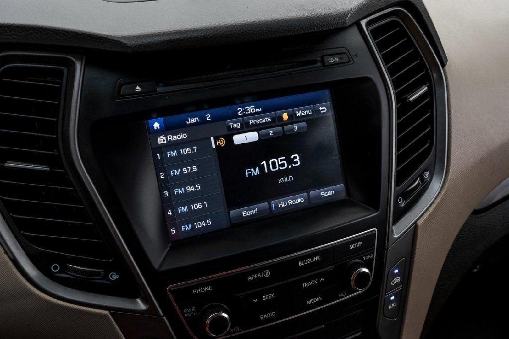 2017 Frost White Pearl /Beige Hyundai Santa Fe Sport 2.4 Base (5NMZUDLB6HH) with an 2.4L I4 DGI DOHC 16V engine, Automatic transmission, located at 15300 Midway Rd., Addison, TX, 75001, (972) 702-0011, 32.958321, -96.838074 - Photo#31