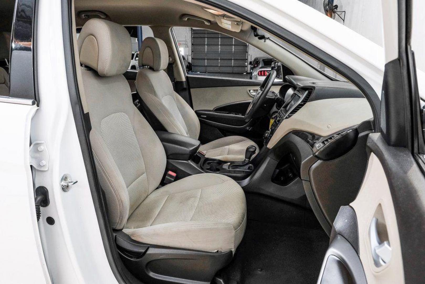 2017 Frost White Pearl /Beige Hyundai Santa Fe Sport 2.4 Base (5NMZUDLB6HH) with an 2.4L I4 DGI DOHC 16V engine, Automatic transmission, located at 15300 Midway Rd., Addison, TX, 75001, (972) 702-0011, 32.958321, -96.838074 - Photo#36