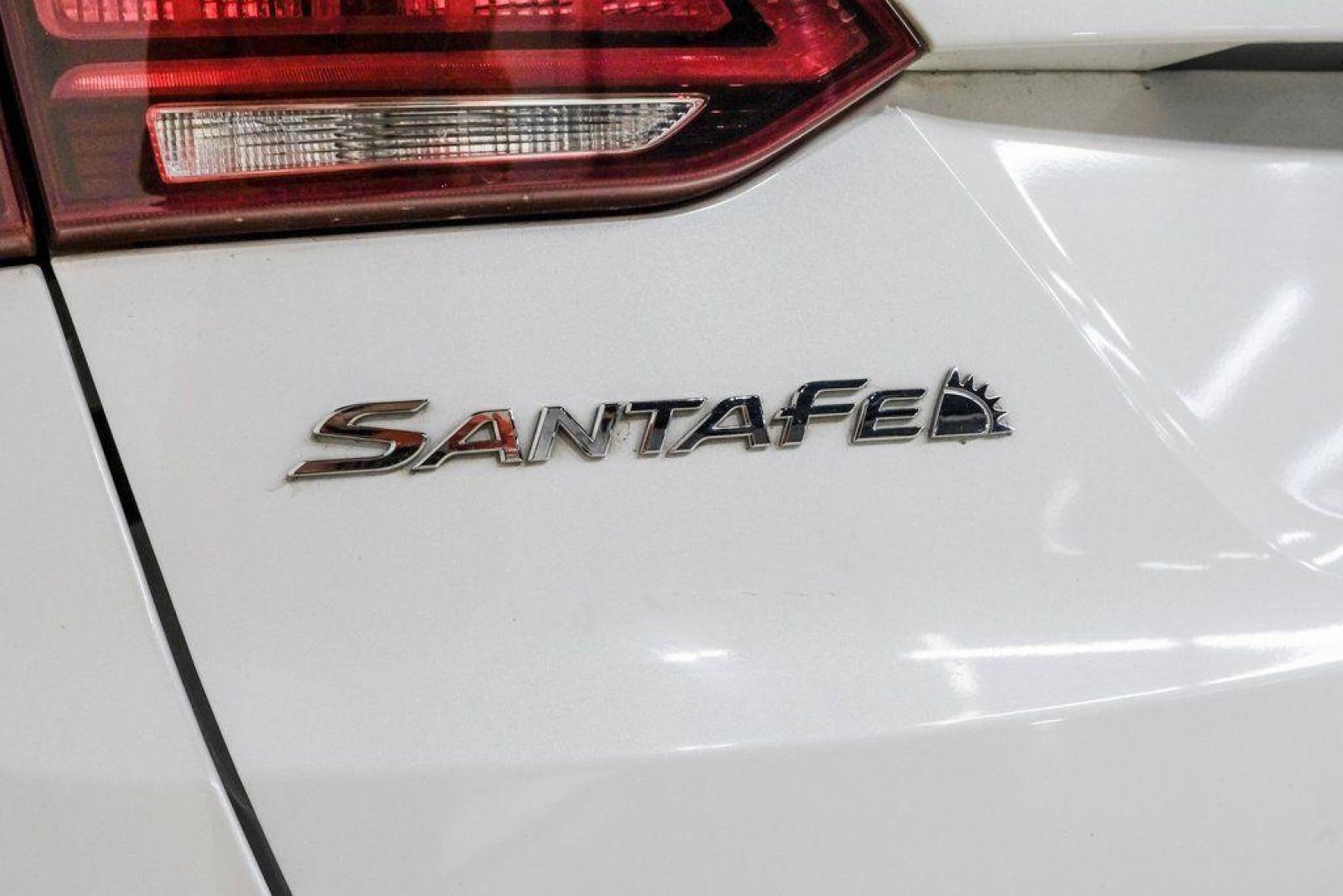 2017 Frost White Pearl /Beige Hyundai Santa Fe Sport 2.4 Base (5NMZUDLB6HH) with an 2.4L I4 DGI DOHC 16V engine, Automatic transmission, located at 15300 Midway Rd., Addison, TX, 75001, (972) 702-0011, 32.958321, -96.838074 - Photo#50