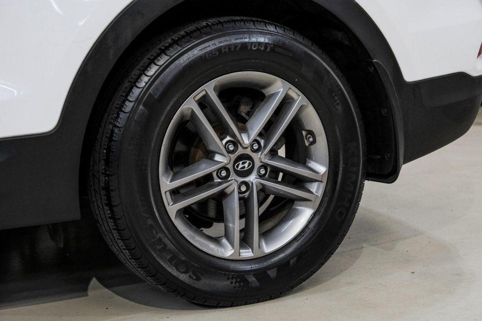 2017 Frost White Pearl /Beige Hyundai Santa Fe Sport 2.4 Base (5NMZUDLB6HH) with an 2.4L I4 DGI DOHC 16V engine, Automatic transmission, located at 15300 Midway Rd., Addison, TX, 75001, (972) 702-0011, 32.958321, -96.838074 - Photo#58