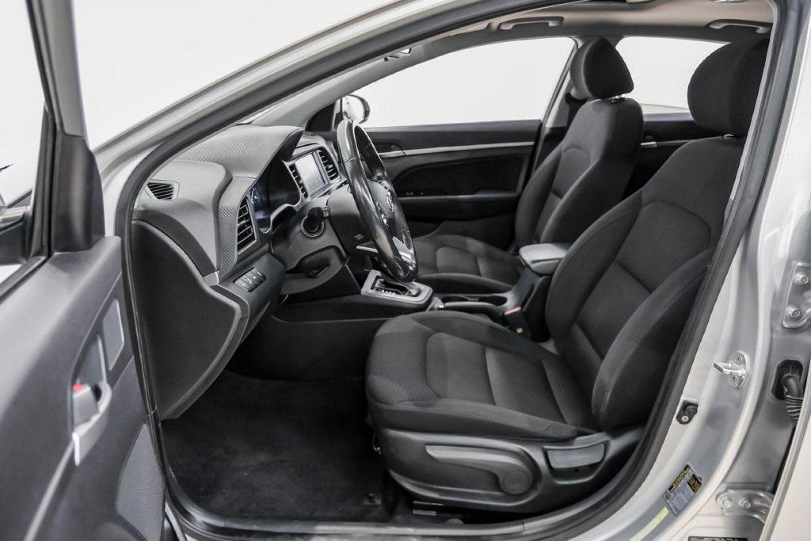 2019 Symphony Silver /Black Hyundai Elantra Value Edition (KMHD84LF0KU) with an 2.0L 4-Cylinder DOHC 16V engine, Automatic transmission, located at 15300 Midway Rd., Addison, TX, 75001, (972) 702-0011, 32.958321, -96.838074 - Photo#3