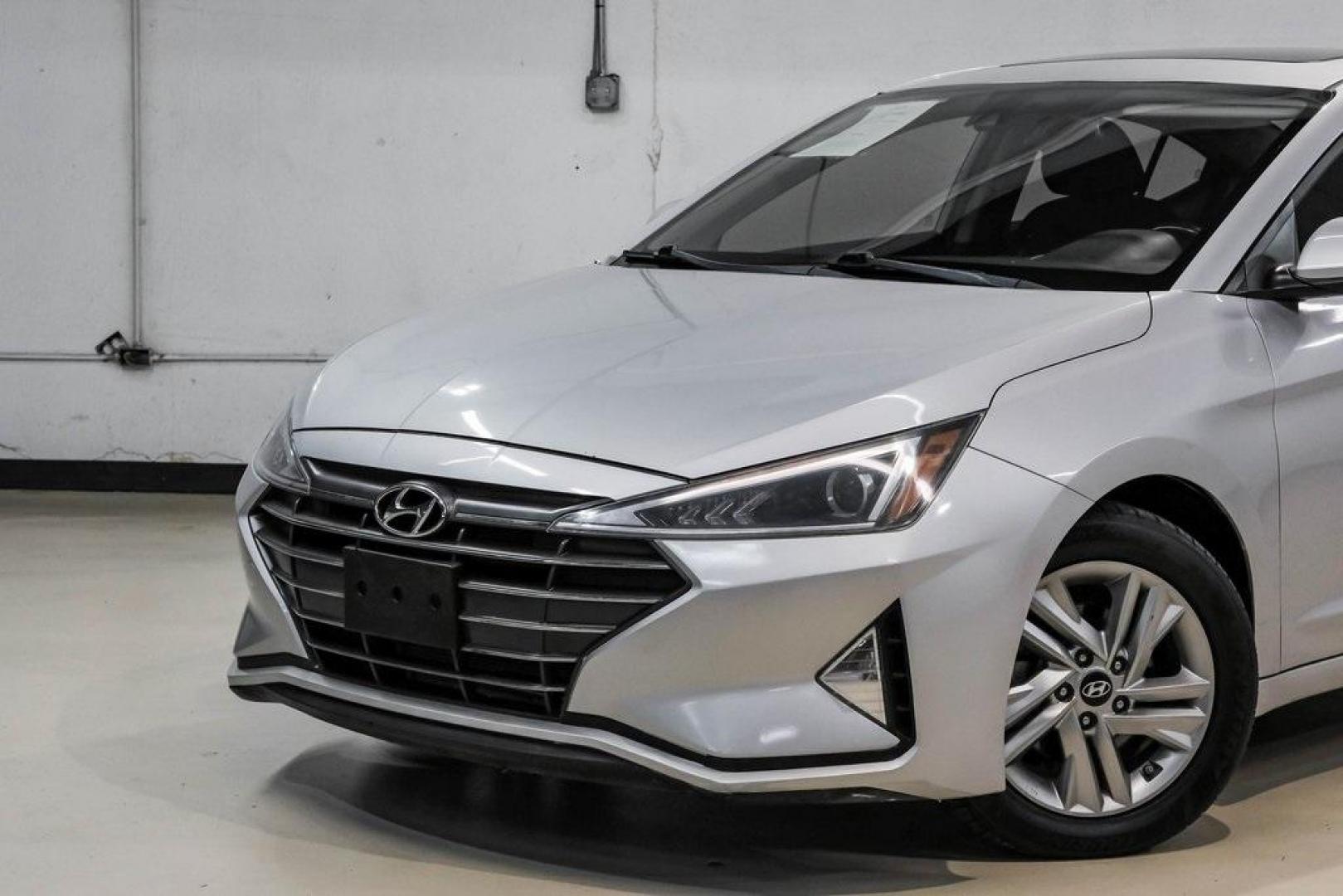 2019 Symphony Silver /Black Hyundai Elantra Value Edition (KMHD84LF0KU) with an 2.0L 4-Cylinder DOHC 16V engine, Automatic transmission, located at 15300 Midway Rd., Addison, TX, 75001, (972) 702-0011, 32.958321, -96.838074 - Photo#4