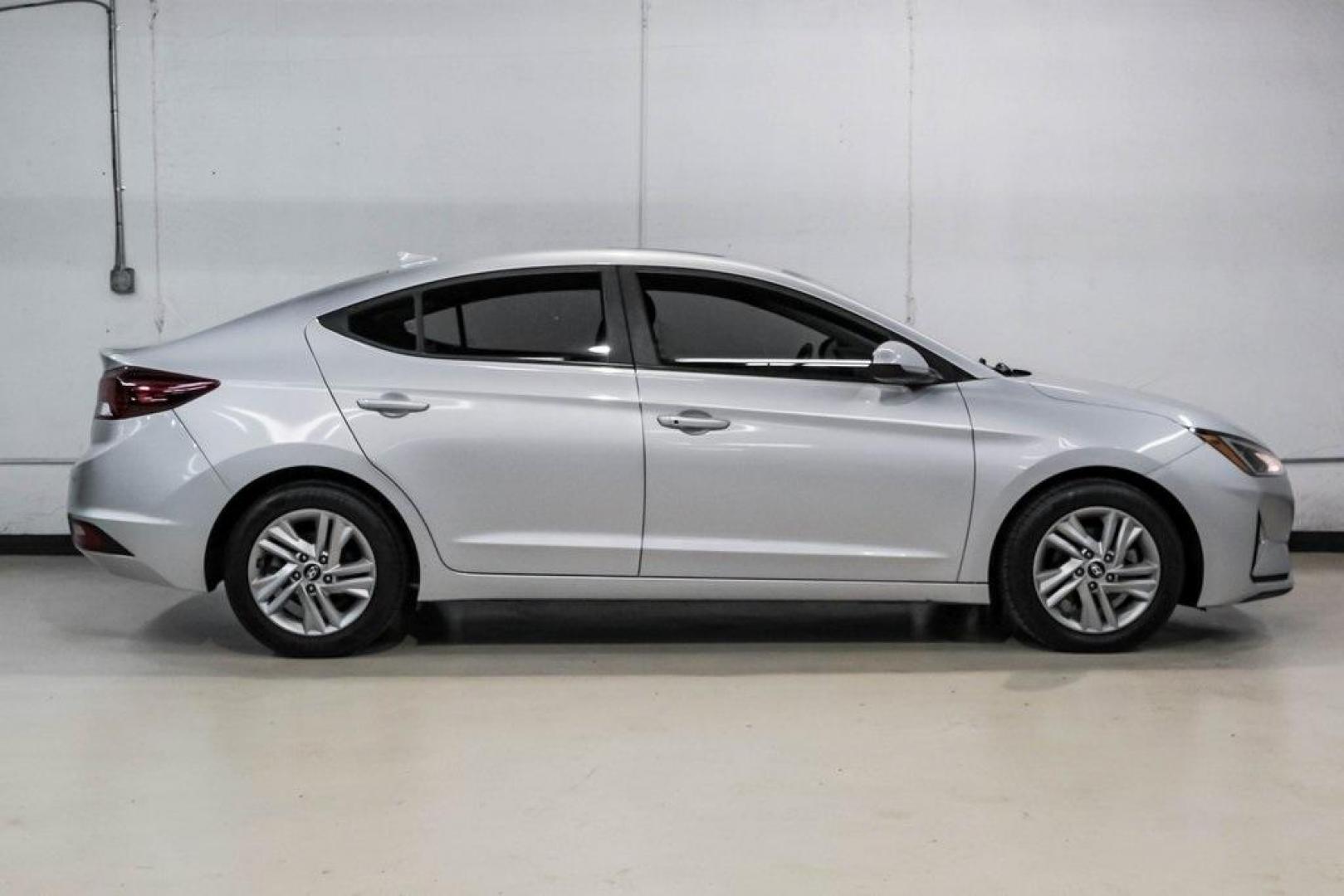 2019 Symphony Silver /Black Hyundai Elantra Value Edition (KMHD84LF0KU) with an 2.0L 4-Cylinder DOHC 16V engine, Automatic transmission, located at 15300 Midway Rd., Addison, TX, 75001, (972) 702-0011, 32.958321, -96.838074 - Photo#8