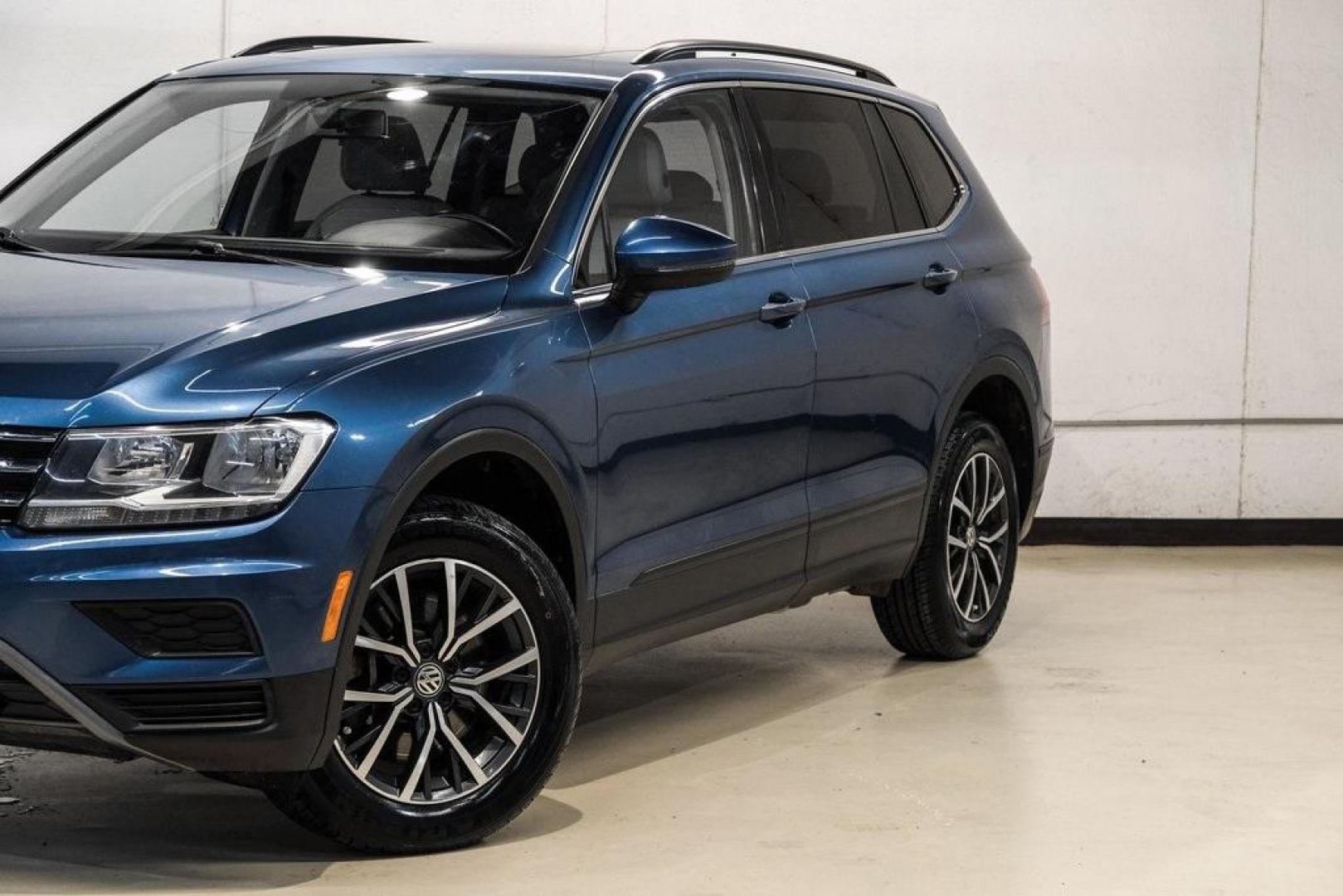 2019 Blue Metallic /Storm Gray Volkswagen Tiguan 2.0T SEL (3VV3B7AX8KM) with an 2.0L TSI DOHC engine, Automatic transmission, located at 15300 Midway Rd., Addison, TX, 75001, (972) 702-0011, 32.958321, -96.838074 - Photo#6