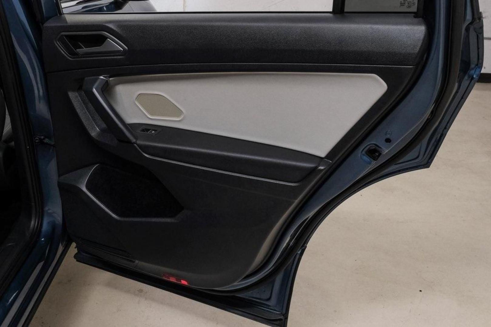 2019 Blue Metallic /Storm Gray Volkswagen Tiguan 2.0T SEL (3VV3B7AX8KM) with an 2.0L TSI DOHC engine, Automatic transmission, located at 15300 Midway Rd., Addison, TX, 75001, (972) 702-0011, 32.958321, -96.838074 - Photo#54