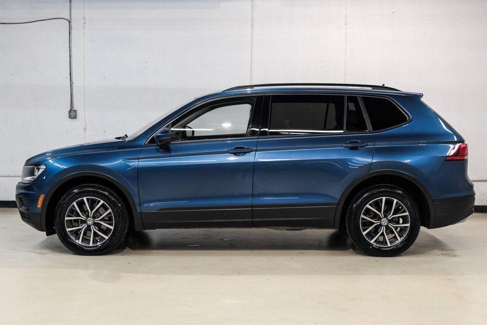 2019 Blue Metallic /Storm Gray Volkswagen Tiguan 2.0T SEL (3VV3B7AX8KM) with an 2.0L TSI DOHC engine, Automatic transmission, located at 15300 Midway Rd., Addison, TX, 75001, (972) 702-0011, 32.958321, -96.838074 - Photo#15