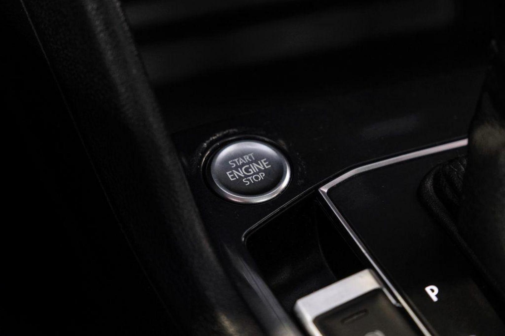 2019 Blue Metallic /Storm Gray Volkswagen Tiguan 2.0T SEL (3VV3B7AX8KM) with an 2.0L TSI DOHC engine, Automatic transmission, located at 15300 Midway Rd., Addison, TX, 75001, (972) 702-0011, 32.958321, -96.838074 - Photo#27