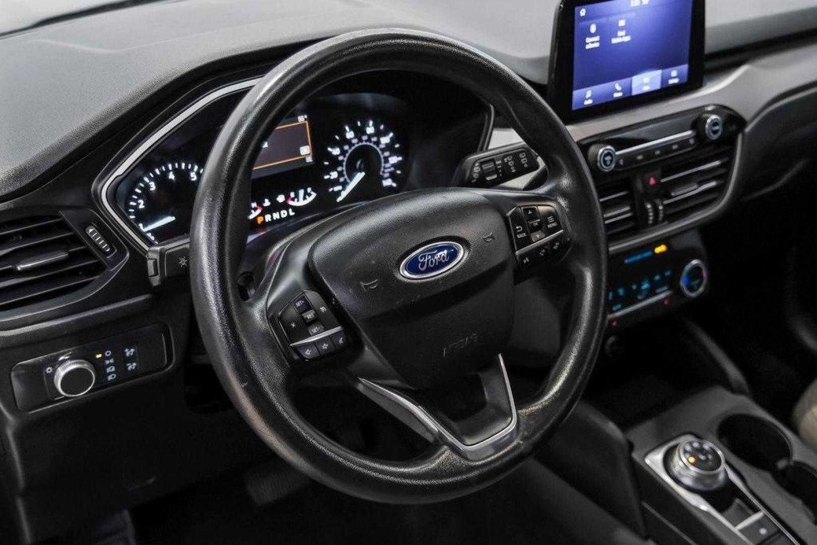 2020 Magnetic /Ebony Ford Escape SE (1FMCU0G62LU) with an 1.5L EcoBoost engine, Automatic transmission, located at 15300 Midway Rd., Addison, TX, 75001, (972) 702-0011, 32.958321, -96.838074 - Photo#19