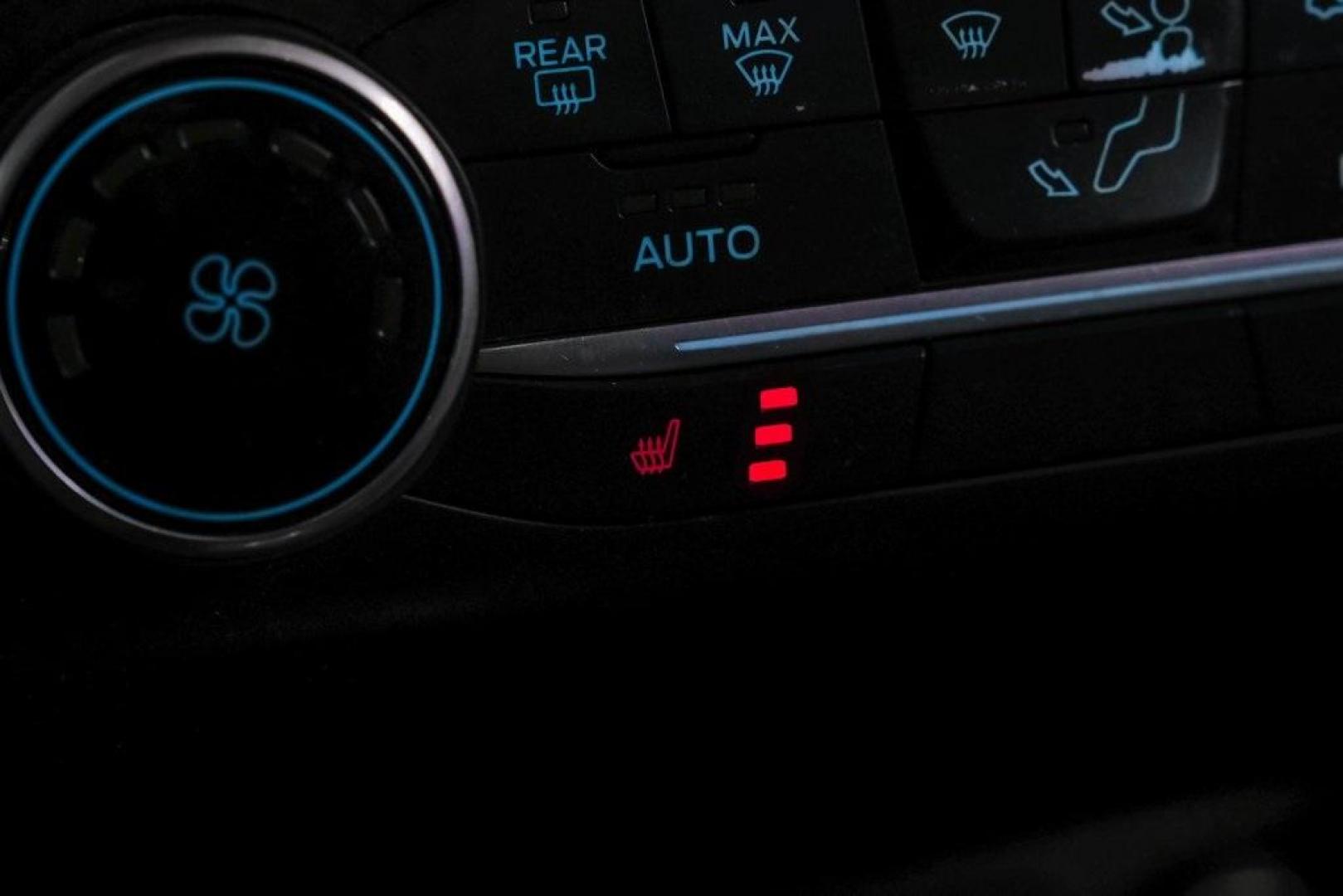 2020 Magnetic /Ebony Ford Escape SE (1FMCU0G62LU) with an 1.5L EcoBoost engine, Automatic transmission, located at 15300 Midway Rd., Addison, TX, 75001, (972) 702-0011, 32.958321, -96.838074 - Photo#27