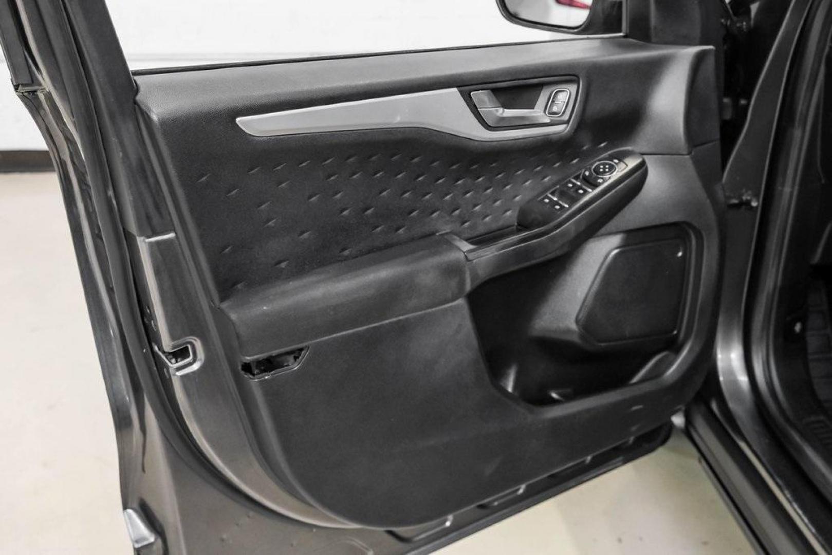 2020 Magnetic /Ebony Ford Escape SE (1FMCU0G62LU) with an 1.5L EcoBoost engine, Automatic transmission, located at 15300 Midway Rd., Addison, TX, 75001, (972) 702-0011, 32.958321, -96.838074 - Photo#48